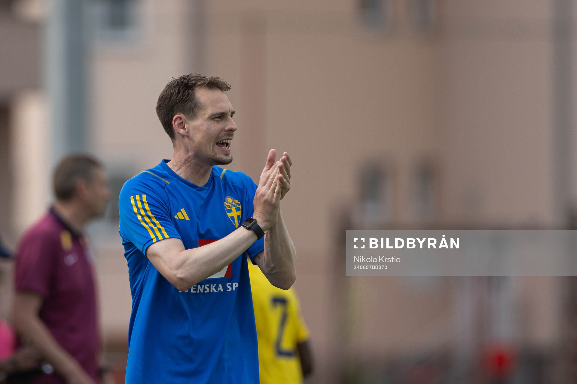 Head coach Daniel Bäckström of Sweden