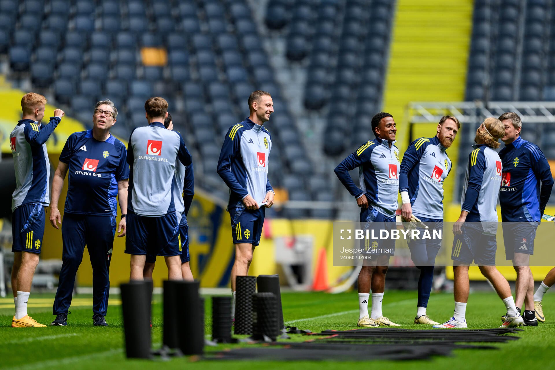 Simon Olsson, Niclas Eliasson and goalkeeper Viktor