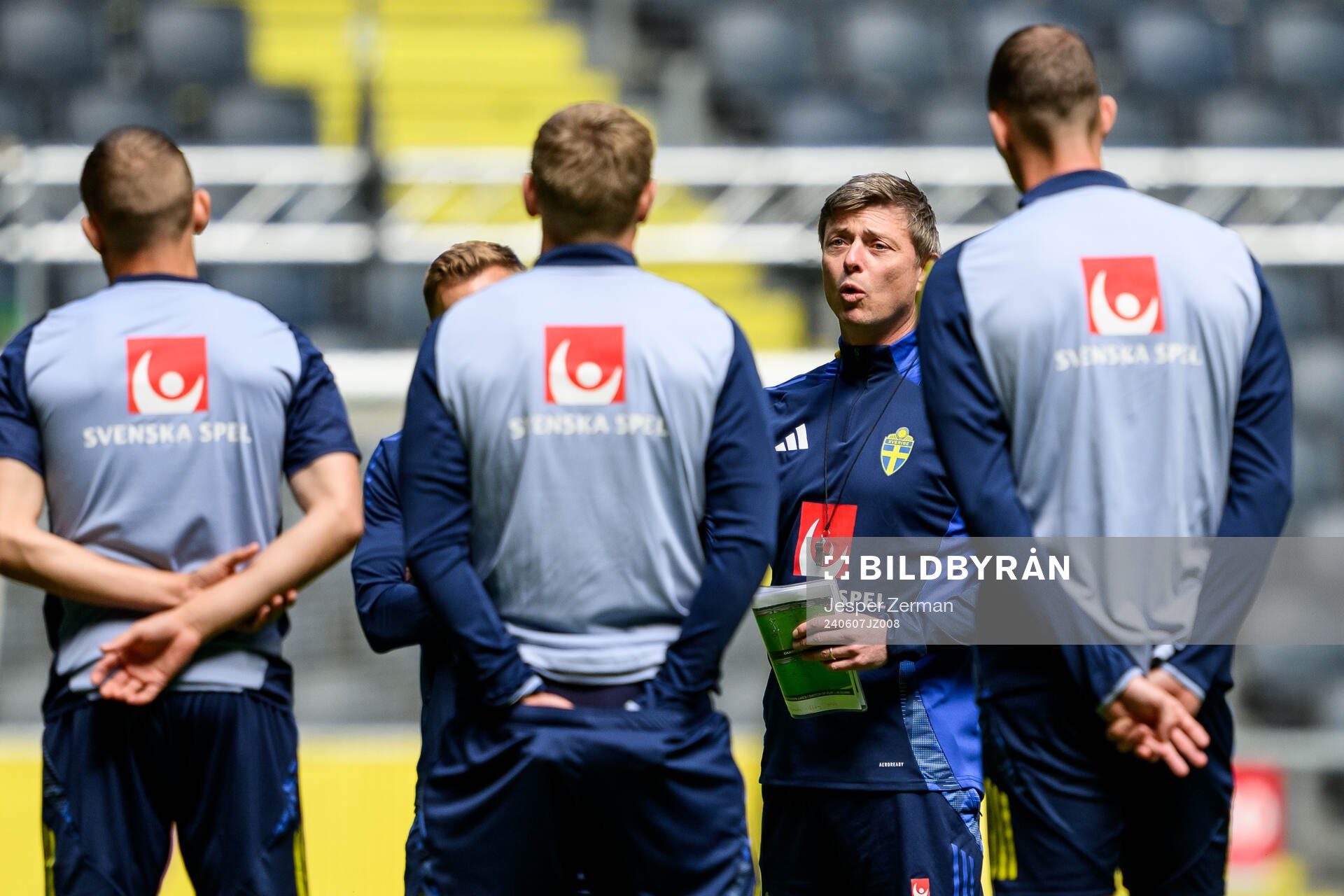 Head coach Jon Dahl Tomasson of the Swedish men's national