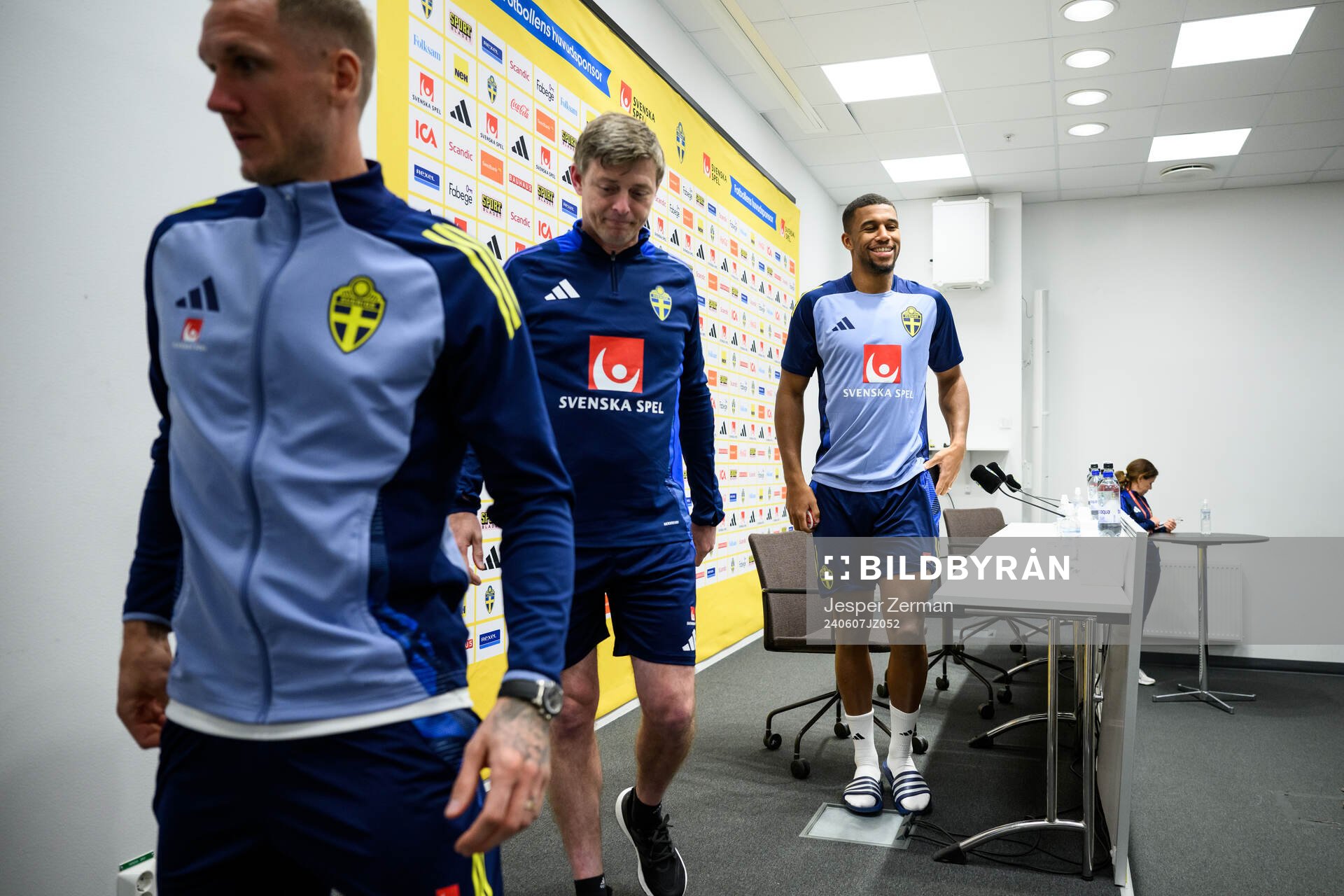 goalkeeper Robin Olsen, Head coach Jon Dahl Tomasson and