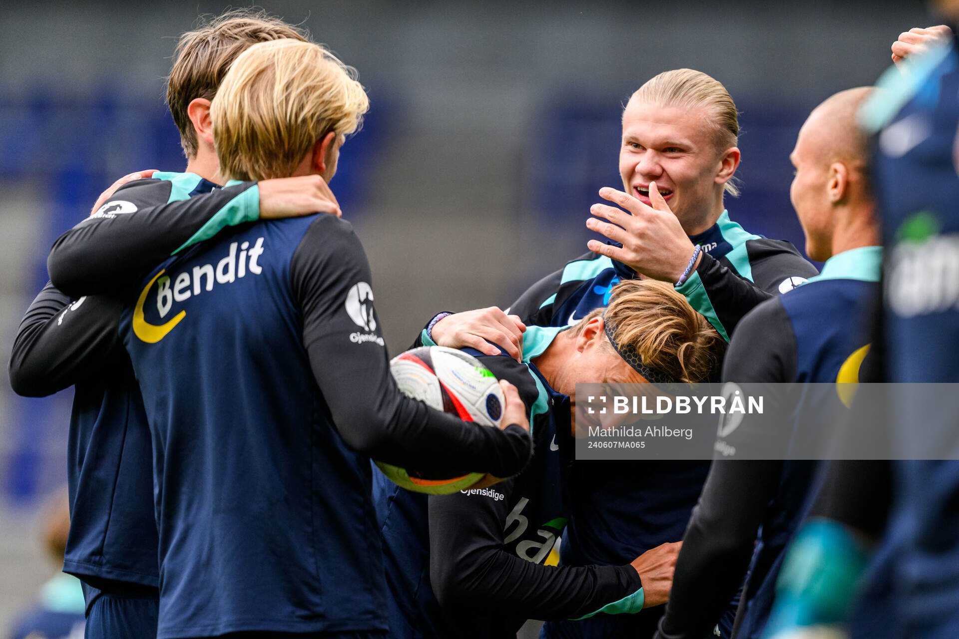 Erik Botheim and Erling Braut Haaland of the Norwegian