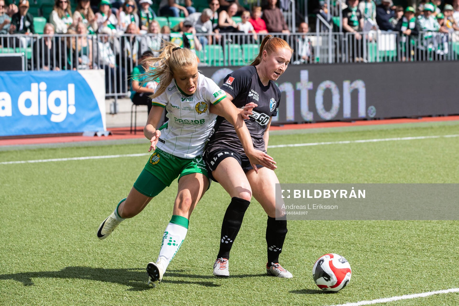 Hammarbys Smilla Holmberg och Växjö DFFs Tilde Johansson