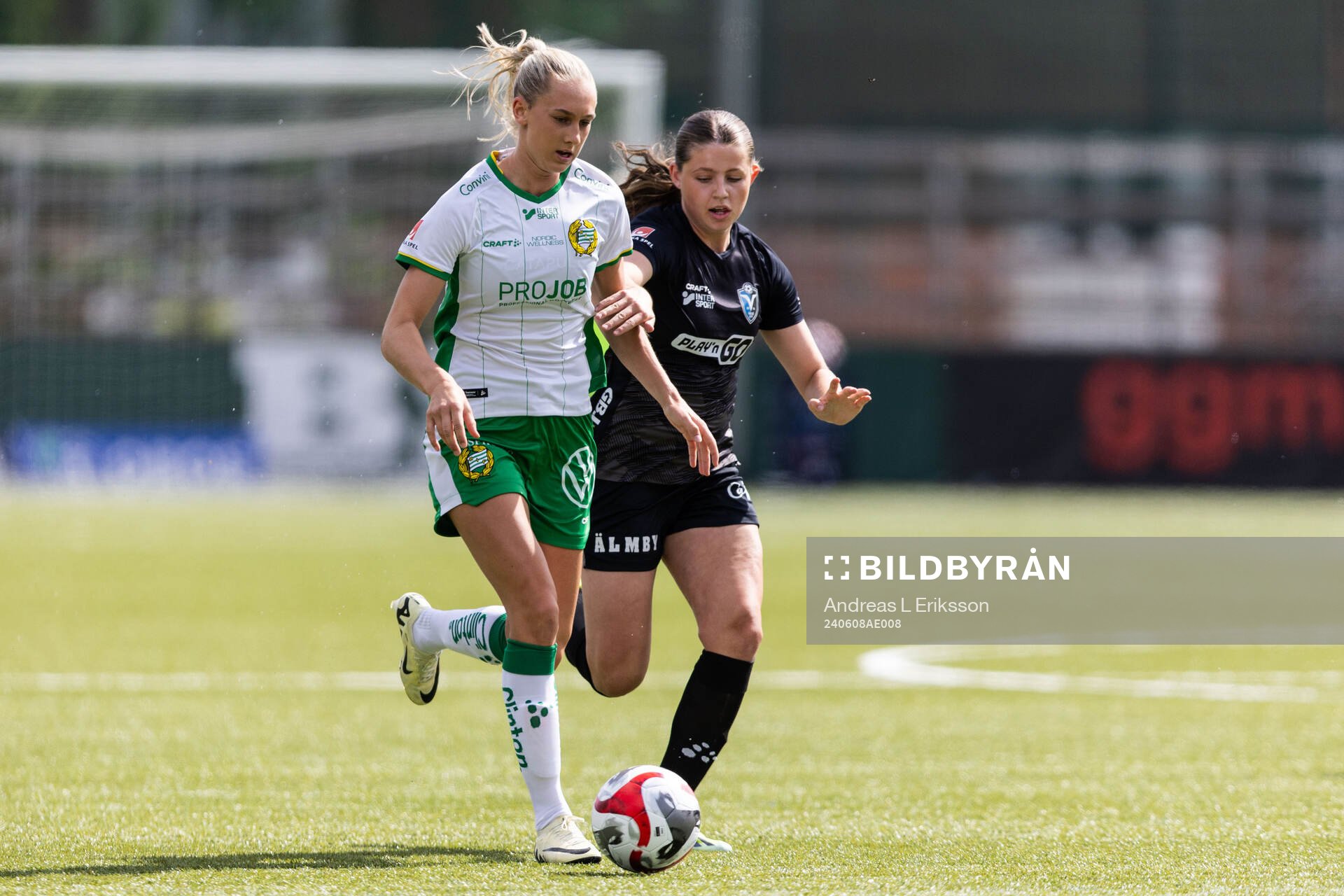 Hammarbys Ellen Wangerheim och Växjö DFFs Emma Holmqvist