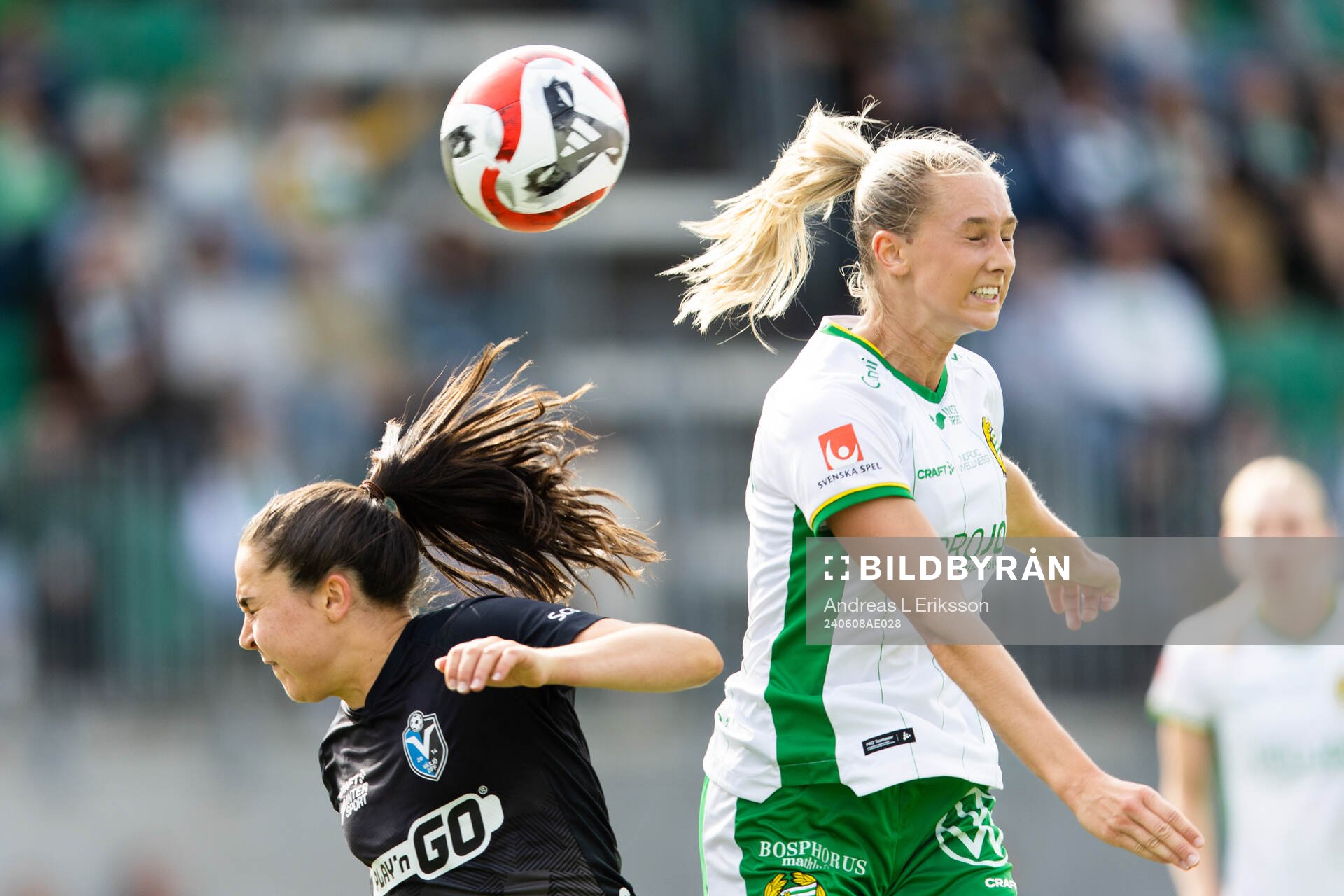 Växjö DFFs Heidi Elisabeth Ellingsen och Hammarbys Ellen