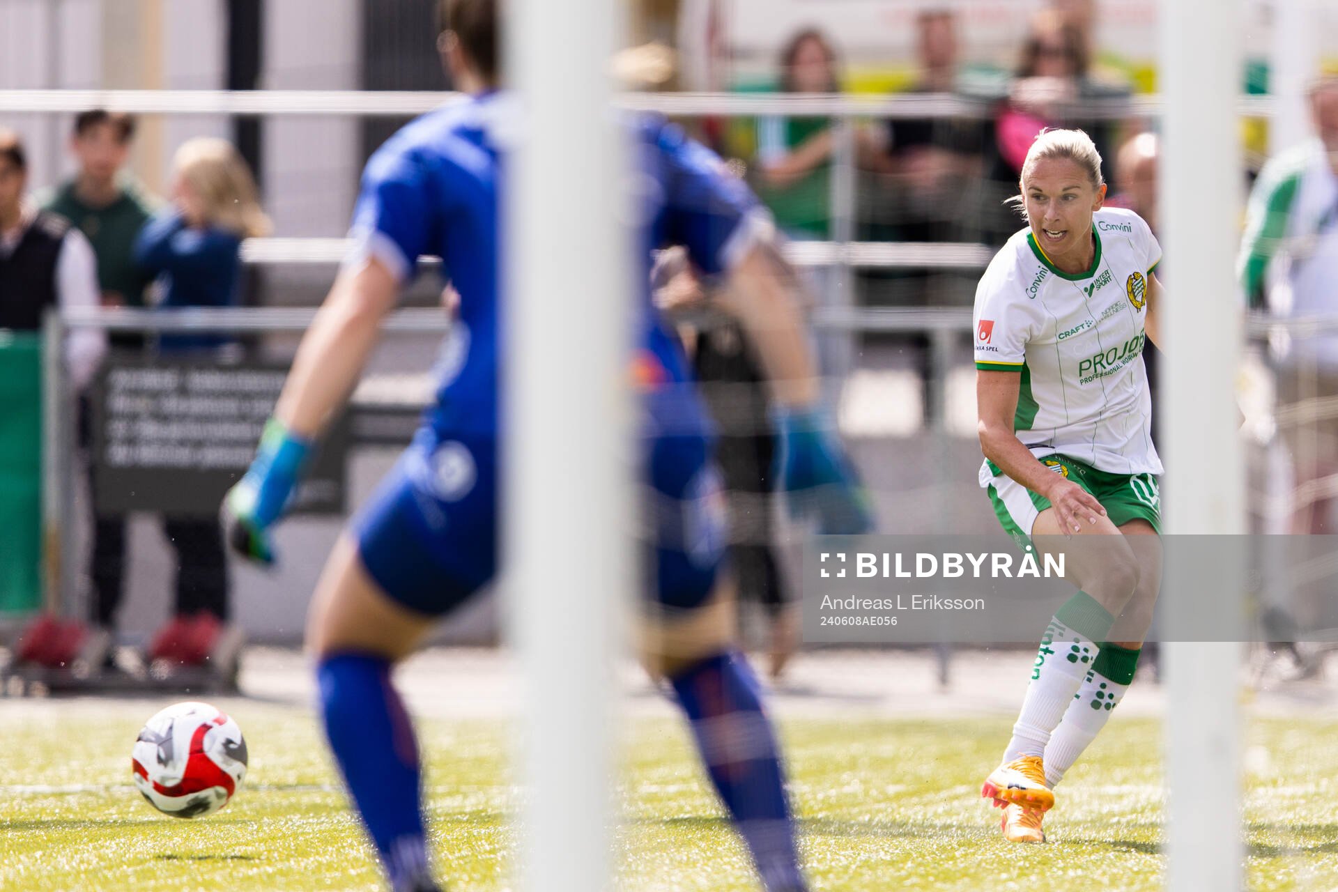 Hammarbys Jonna Andersson under fotbollsmatchen i Damallsvenskan mellan Hammarby och Växjö DFF den 8 juni 2024 i Stockholm. 