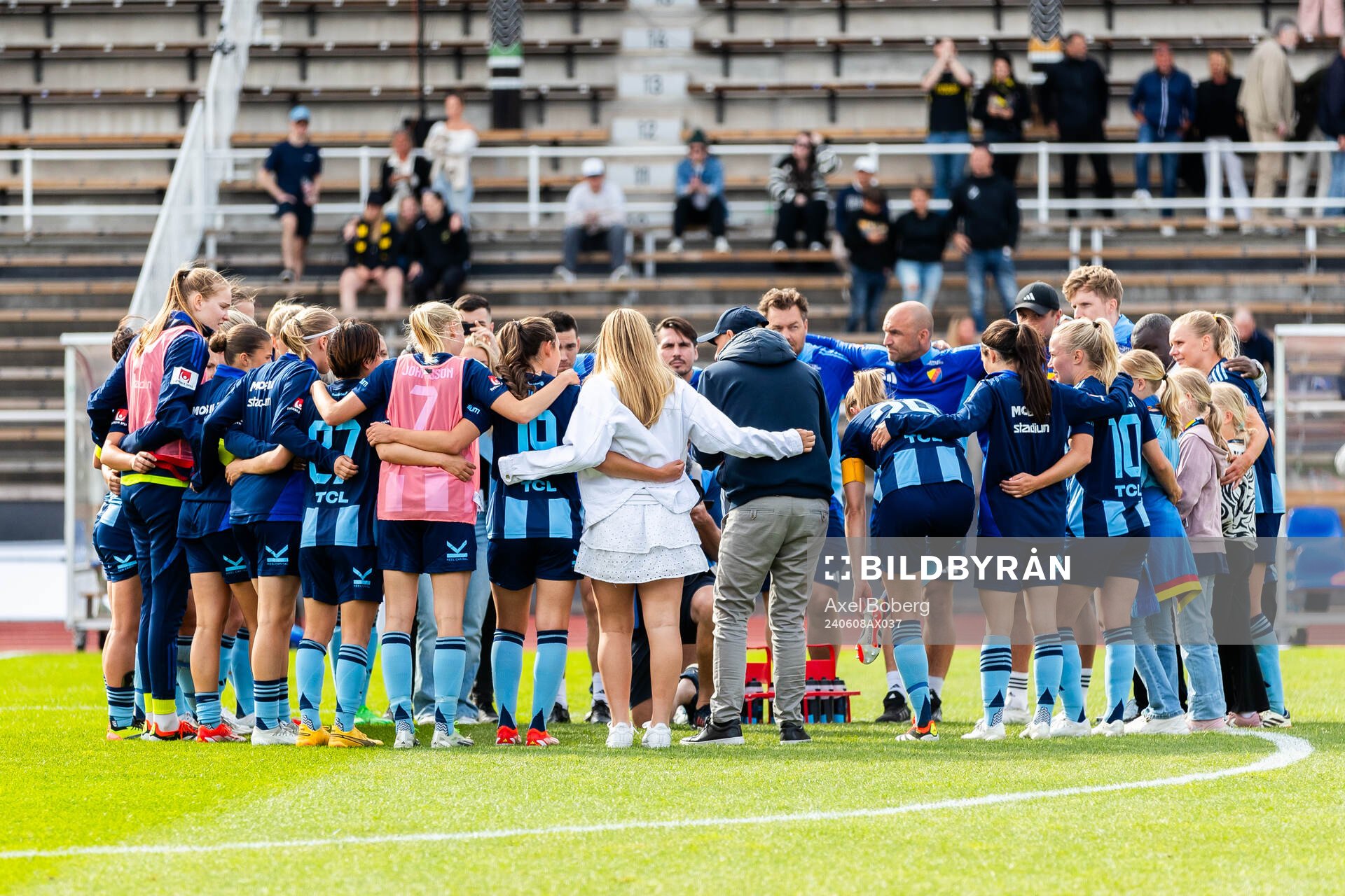 Djurgården efter fotbollsmatchen i Damallsvenskan mellan Djurgården och AIK den 8 juni 2024 i Stockholm. 