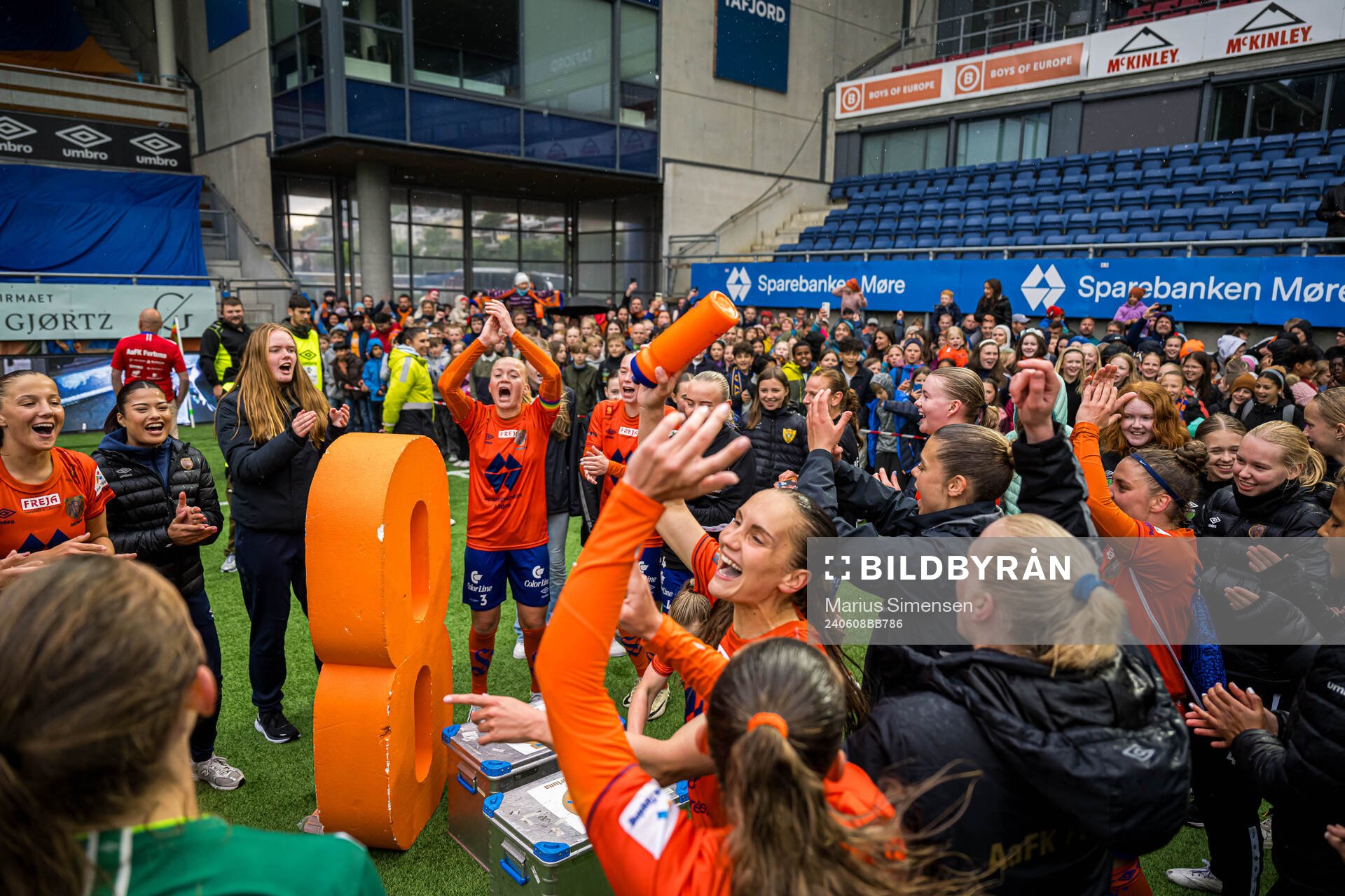 Mette Osvold Muri, Helle Olsen Rindal, Madelen Eid and