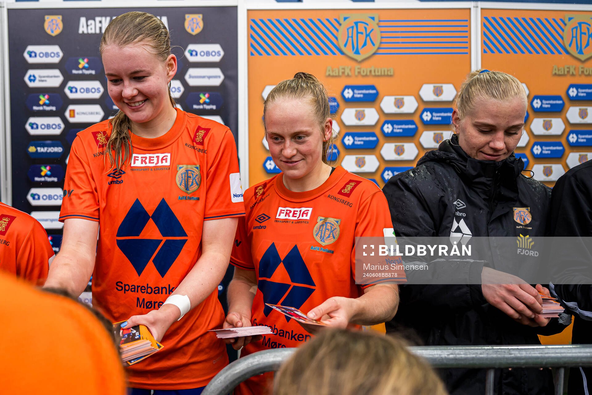 Karna Solskjær, Ingeborg Skretting and Linn Huseby of AaFK Fortuna after the 1. division football match between AaFK Fortuna and Bodø/Glimt on June 8, 2024 in Ålesund.