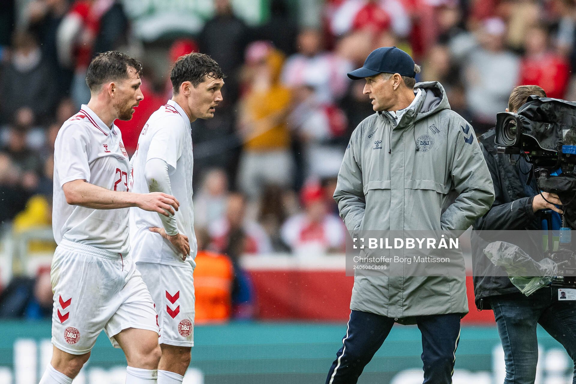 Pierre-Emilie Højbjerg, Andreas Christensen and Head coach