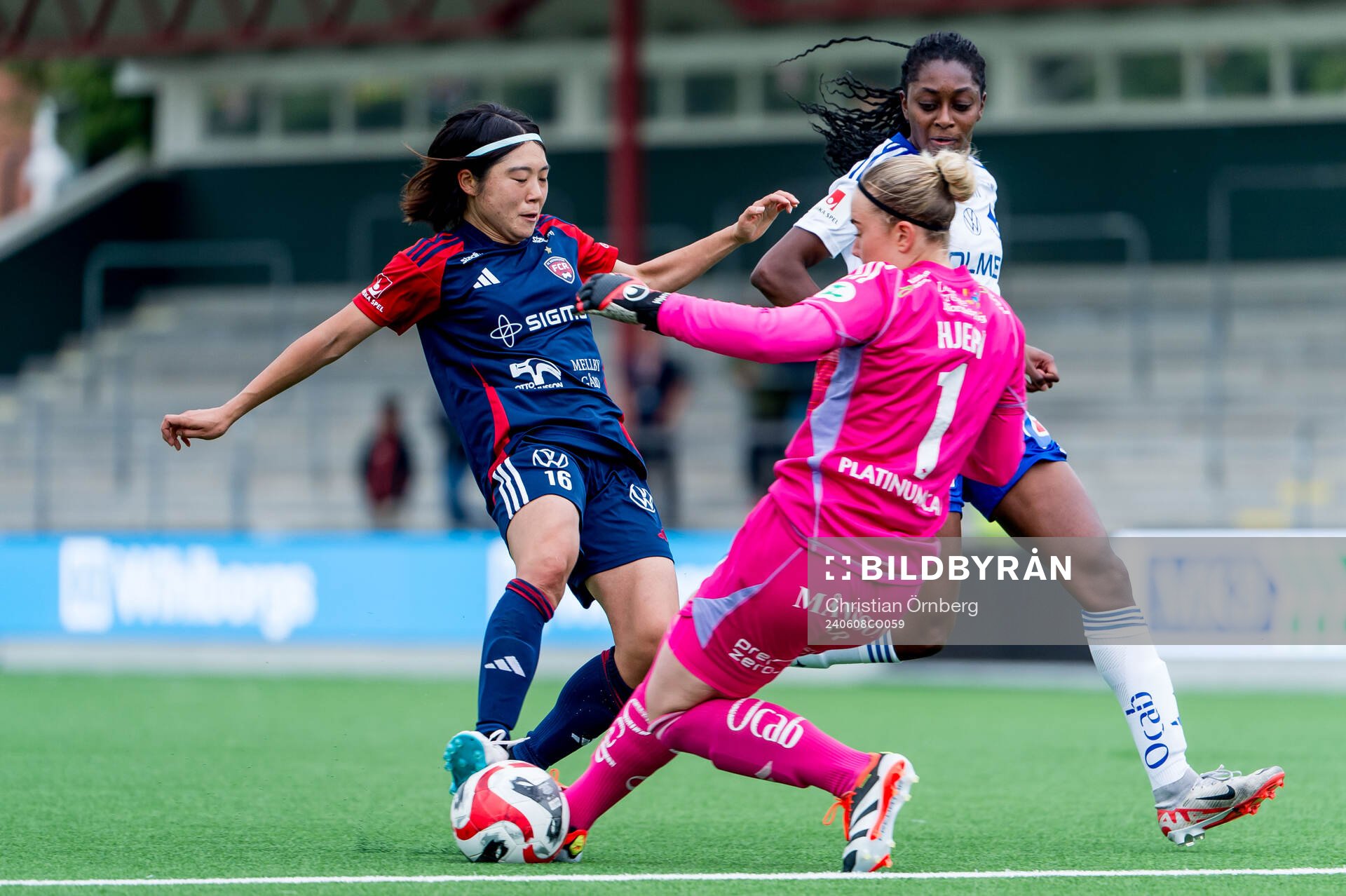 FC Rosengårds Mai Kadowaki och IFK Norrköpings Sofia Hjern
