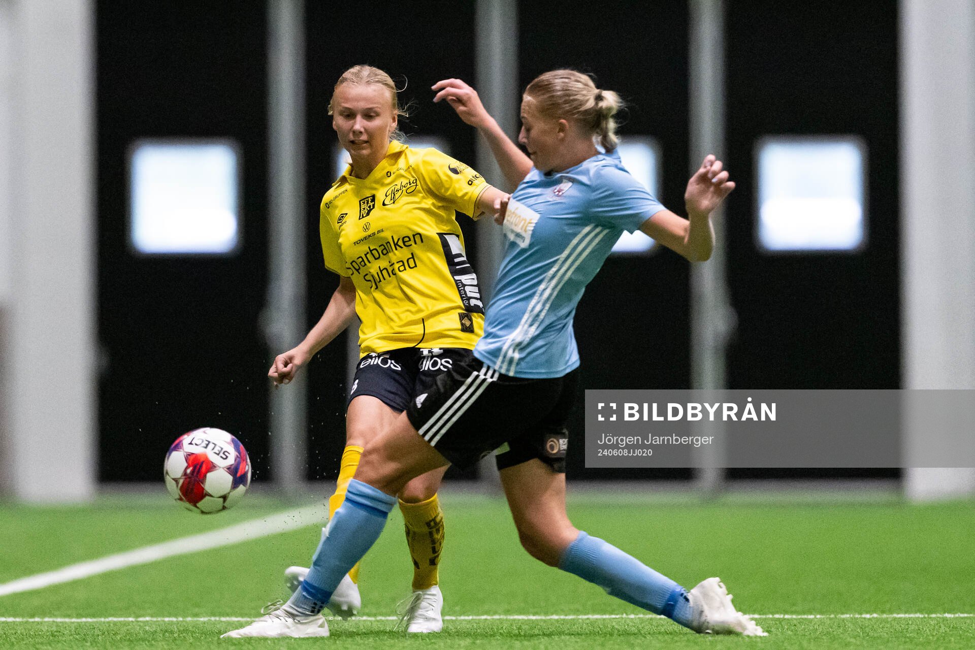 Elfsborgs Linn Sångberg och Boo FFs Julia Edholm