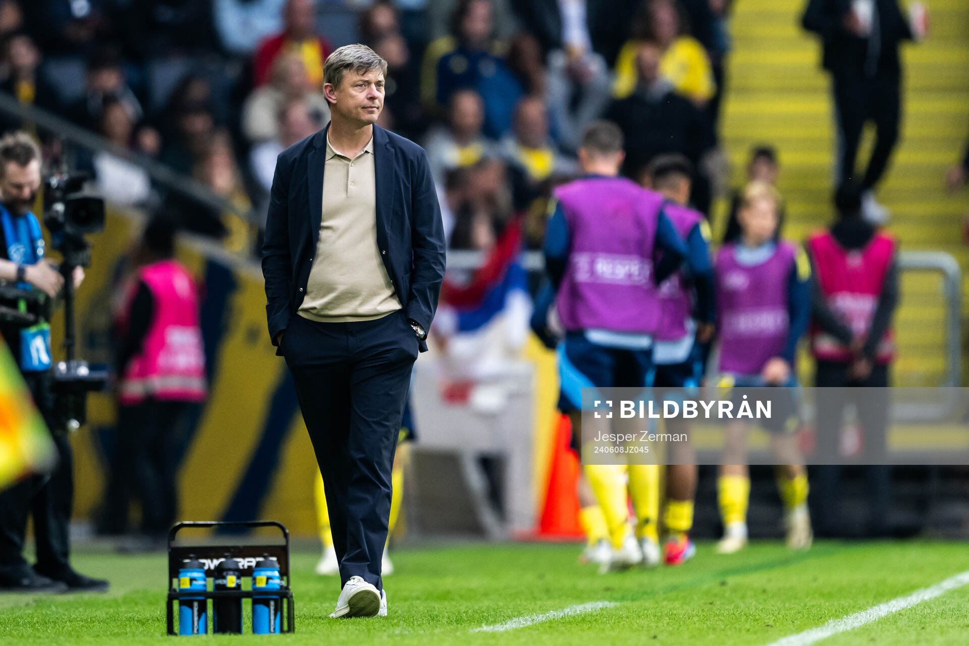 Head coach Jon Dahl Tomasson of Sweden