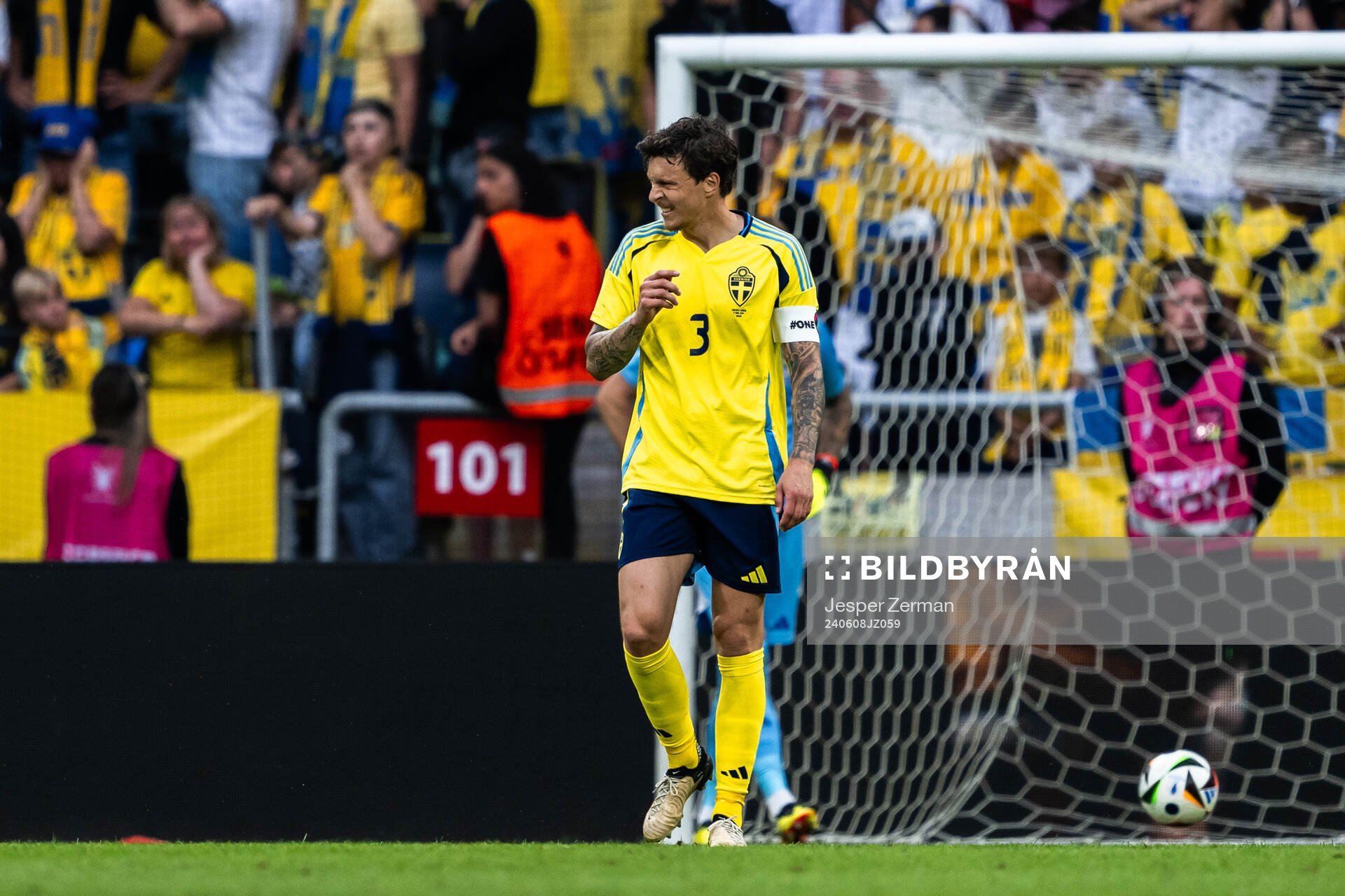 Victor Nilsson Lindelöf of Sweden looks dejected