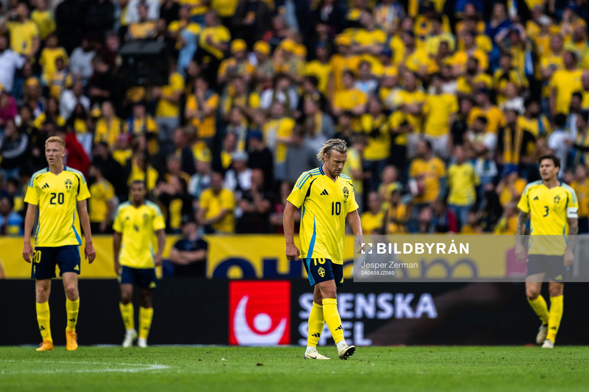 Emil Forsberg of Sweden looks dejected