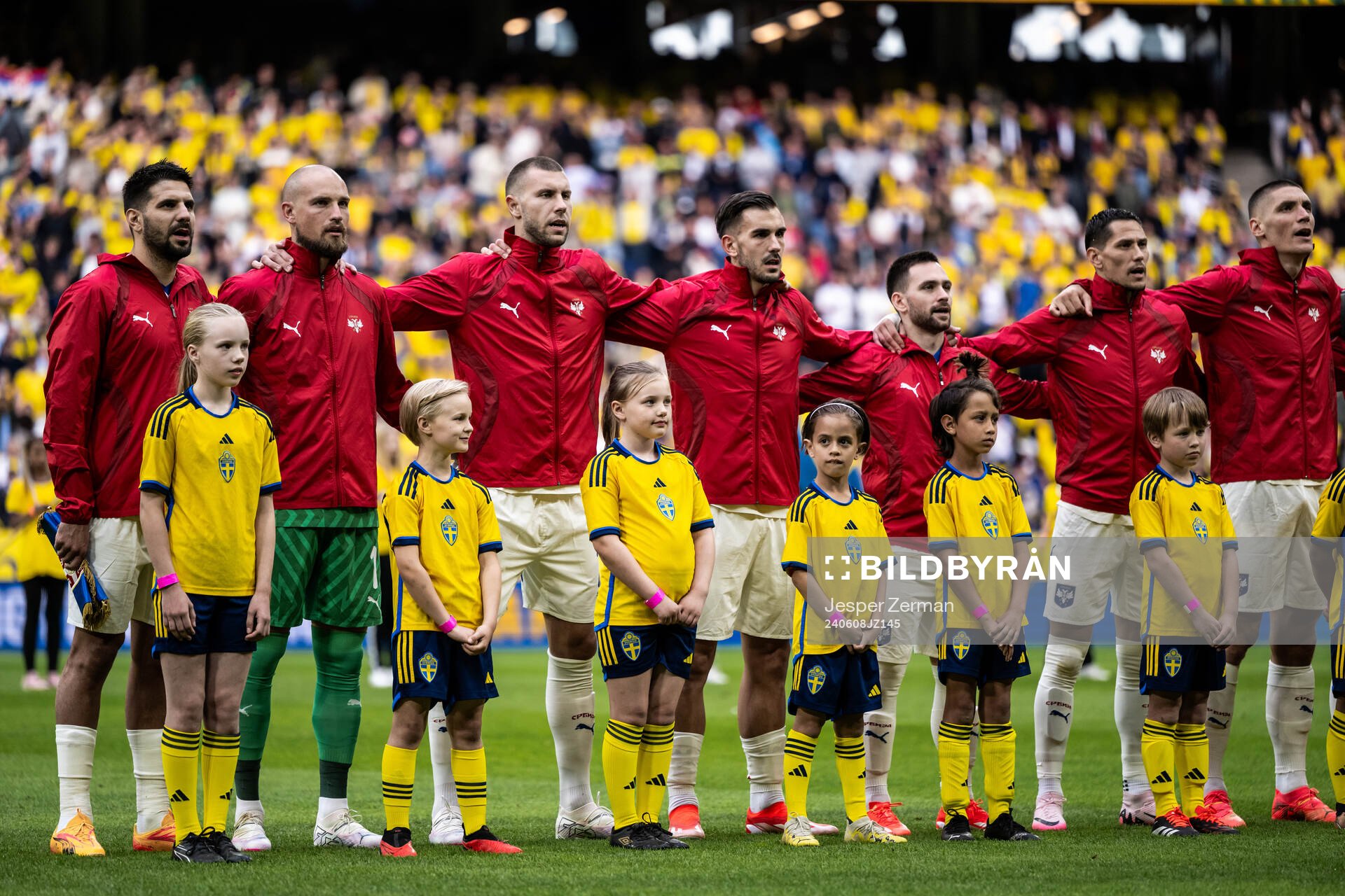 Players of Serbia and mascots