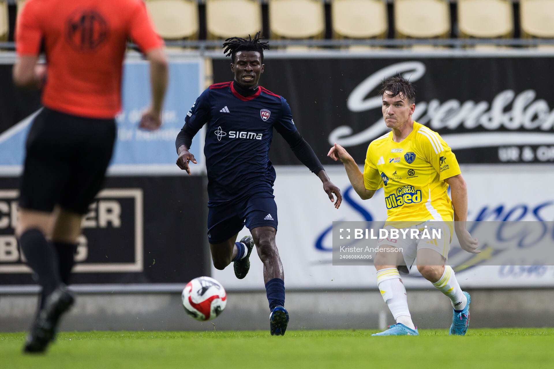 Rosengårds Kelvin Emmanuel Igbonekwu och Falkenbergs Oskar