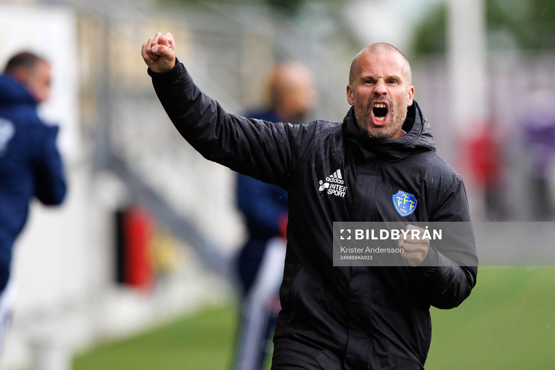 Falkenbergs tränare Christoffer Andersson jublar