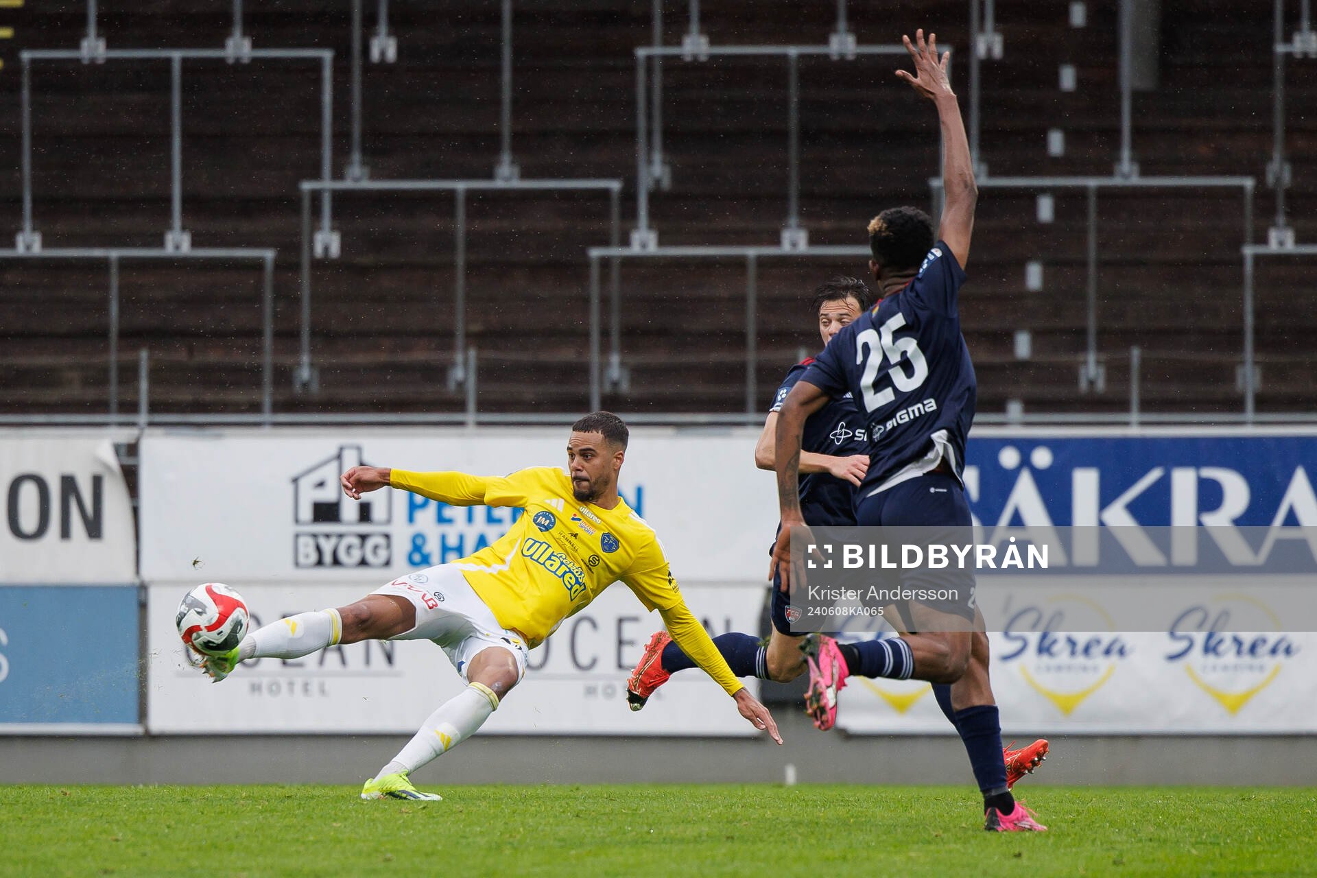 Falkenbergs Isaac Shears under fotbollsmatchen i Ettan södra mellan Falkenberg och FC Rosengård den 8 juni 2024 i Falkenberg.