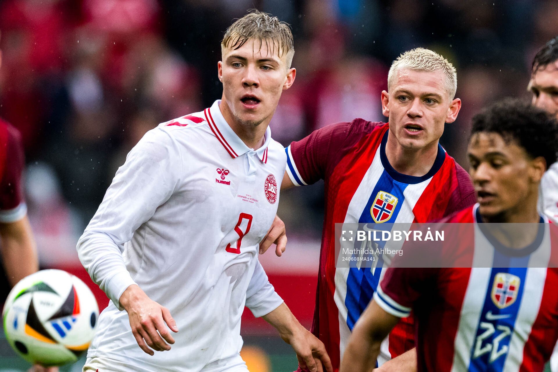 Rasmus Højlund of Denmark and Julian Ryerson of Norway