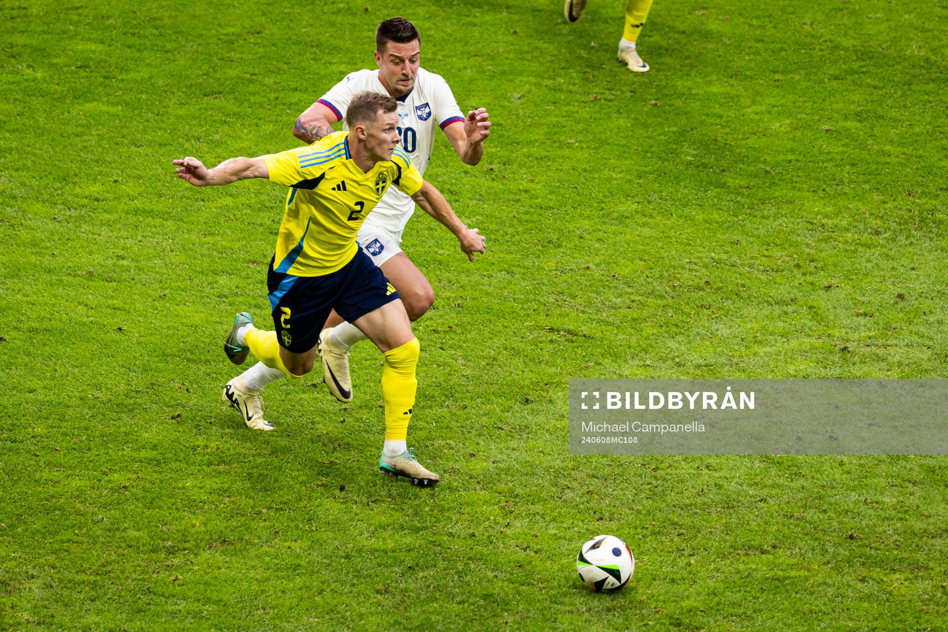 Emil Krafth of Sweden against Sergej Milinkovic-Savic of