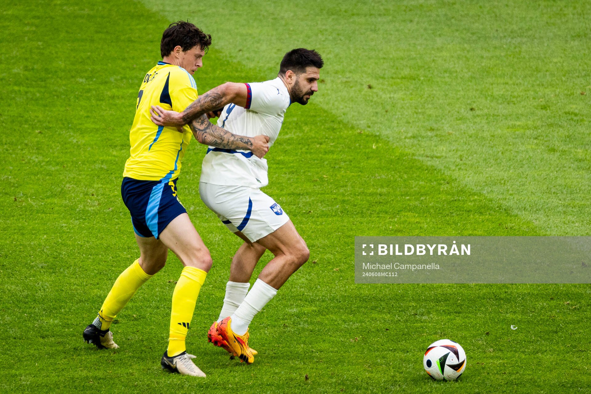 Victor Nilsson Lindelöf of Sweden against Aleksandar