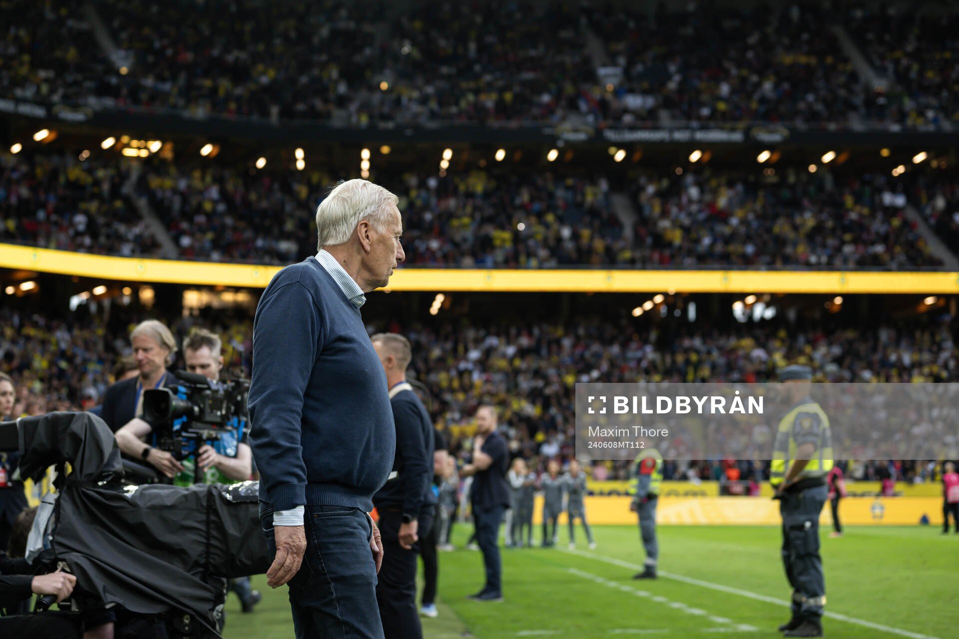 Tommy Söderberg enters the pitch at a ceremony to honor the career of Zlatan Ibrahimovic after the international friendly football match between Sweden and Serbia on June 8, 2024 in Stockholm.