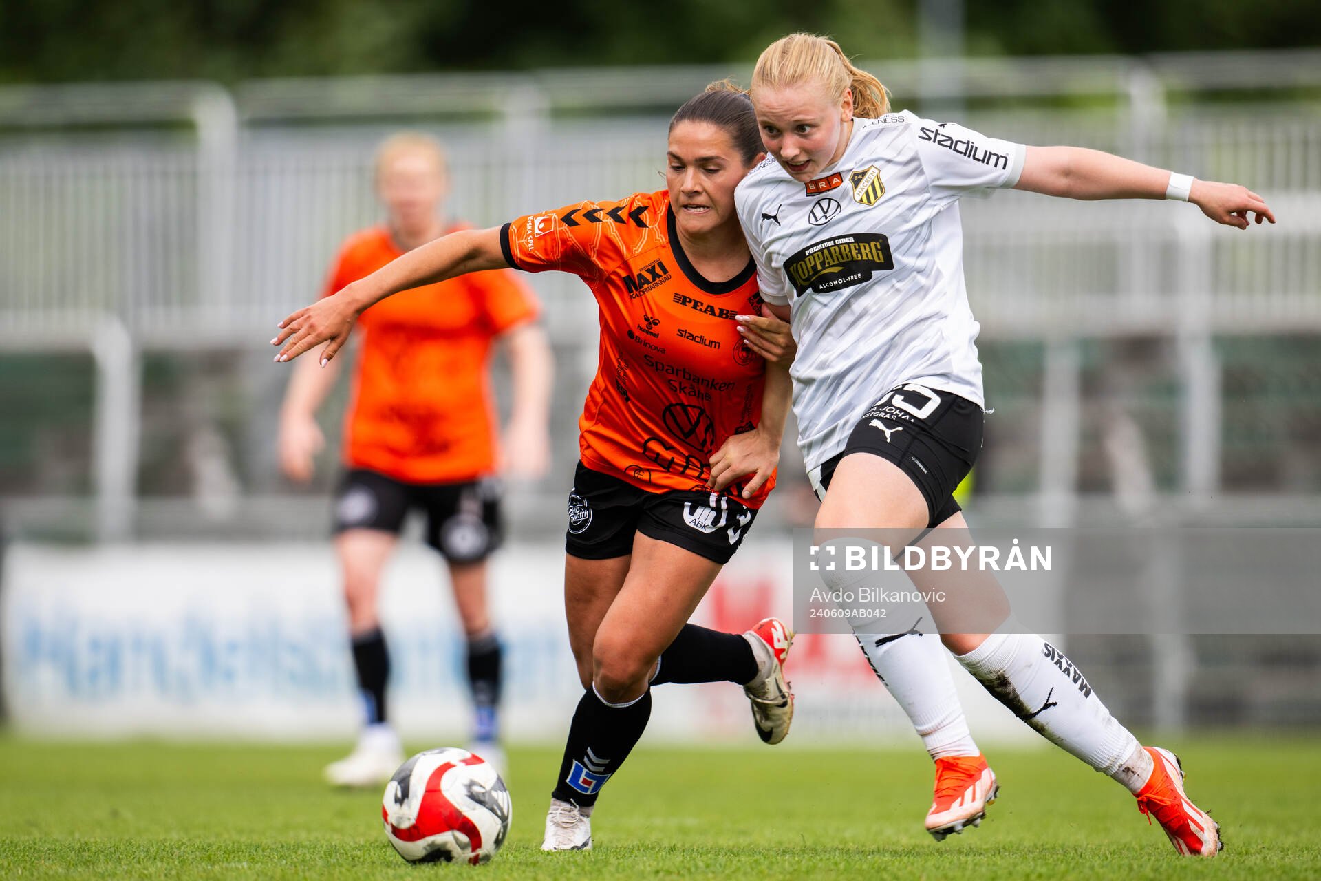 Kristianstads Carly Wickenheiser och Häckens Johanna