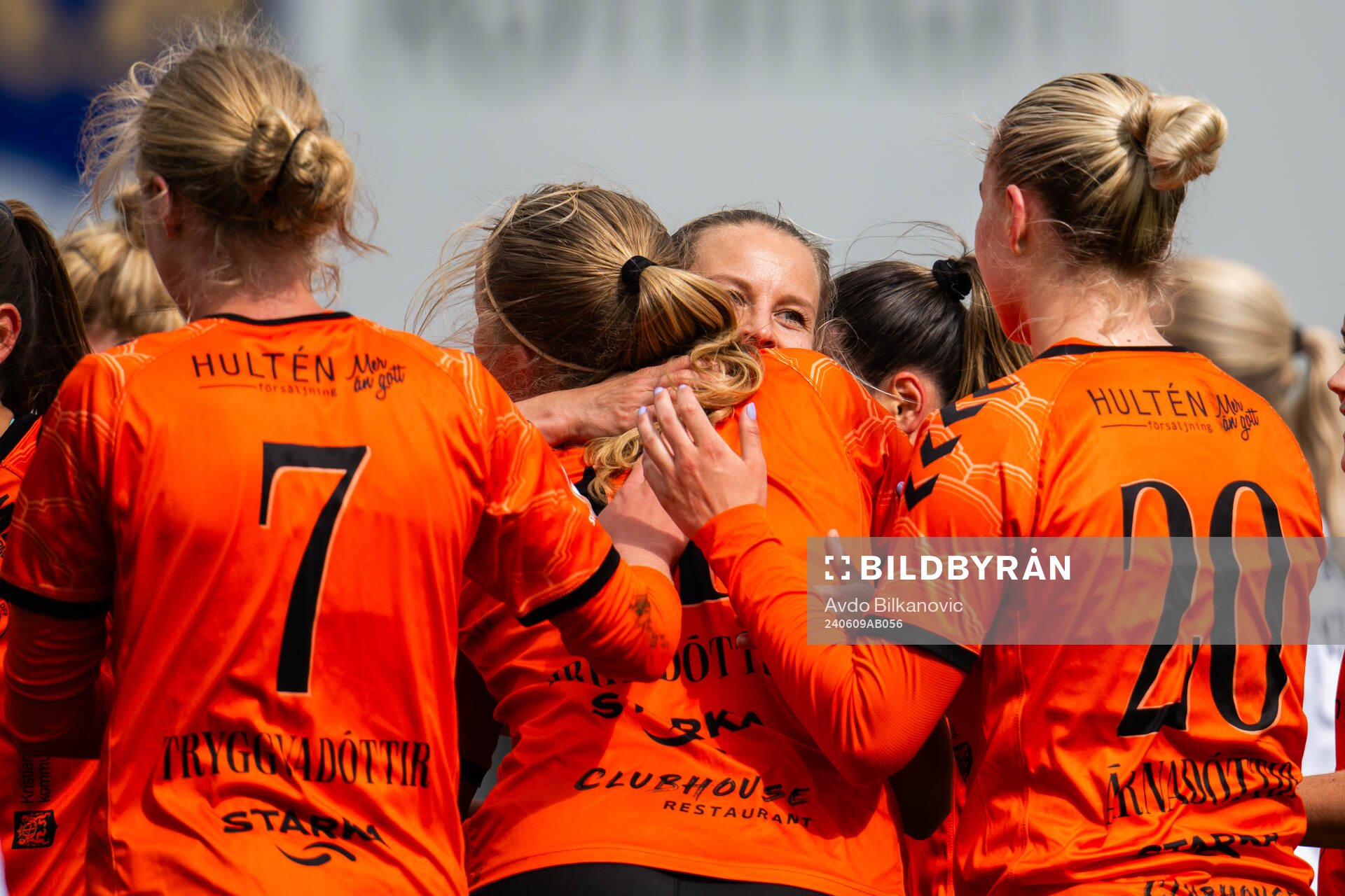 Kristianstads Hlin Eiriksdottir och Emmi Alanen jublar