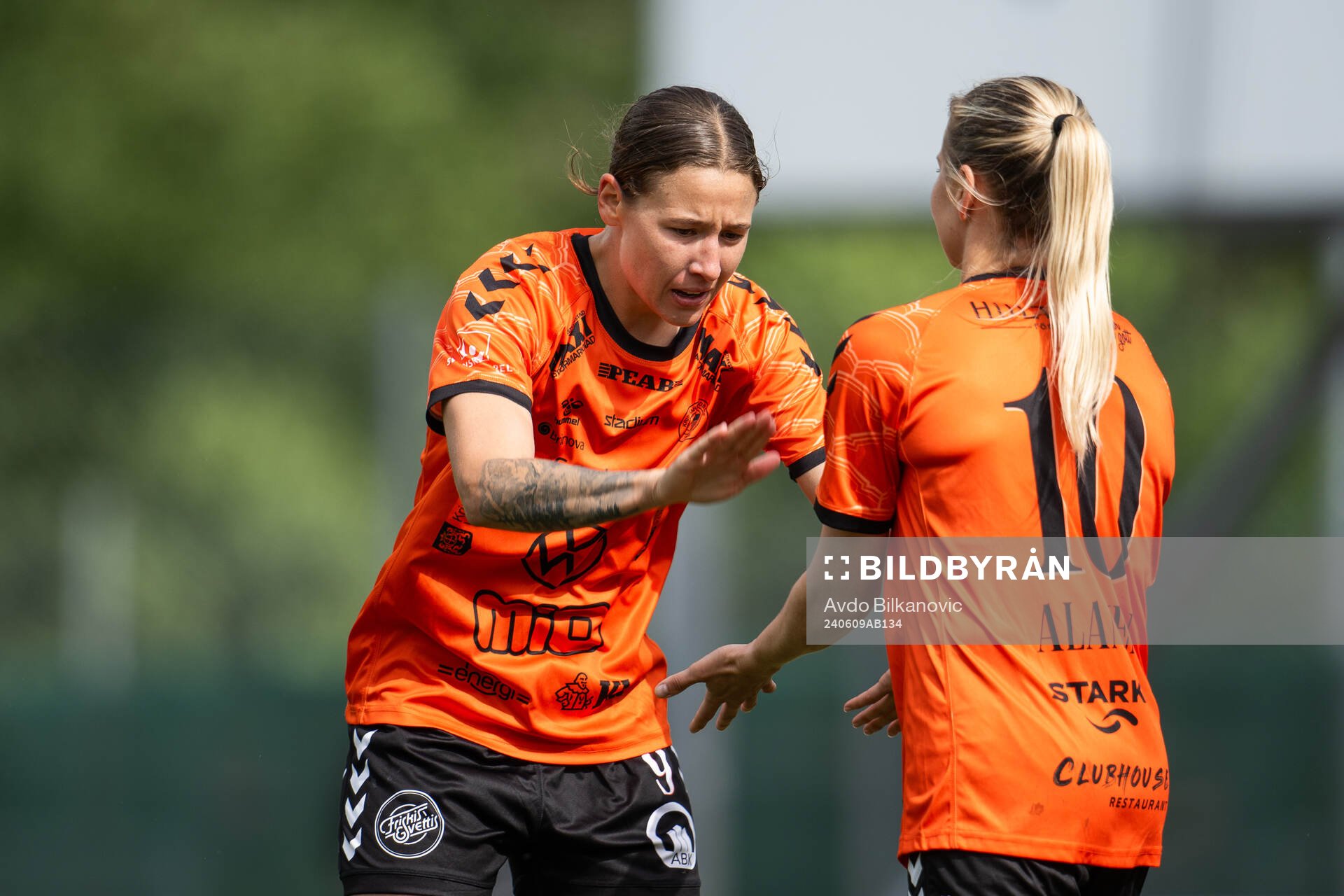 Kristianstads Emmi Alanen och Tabitha Michelle Tindell