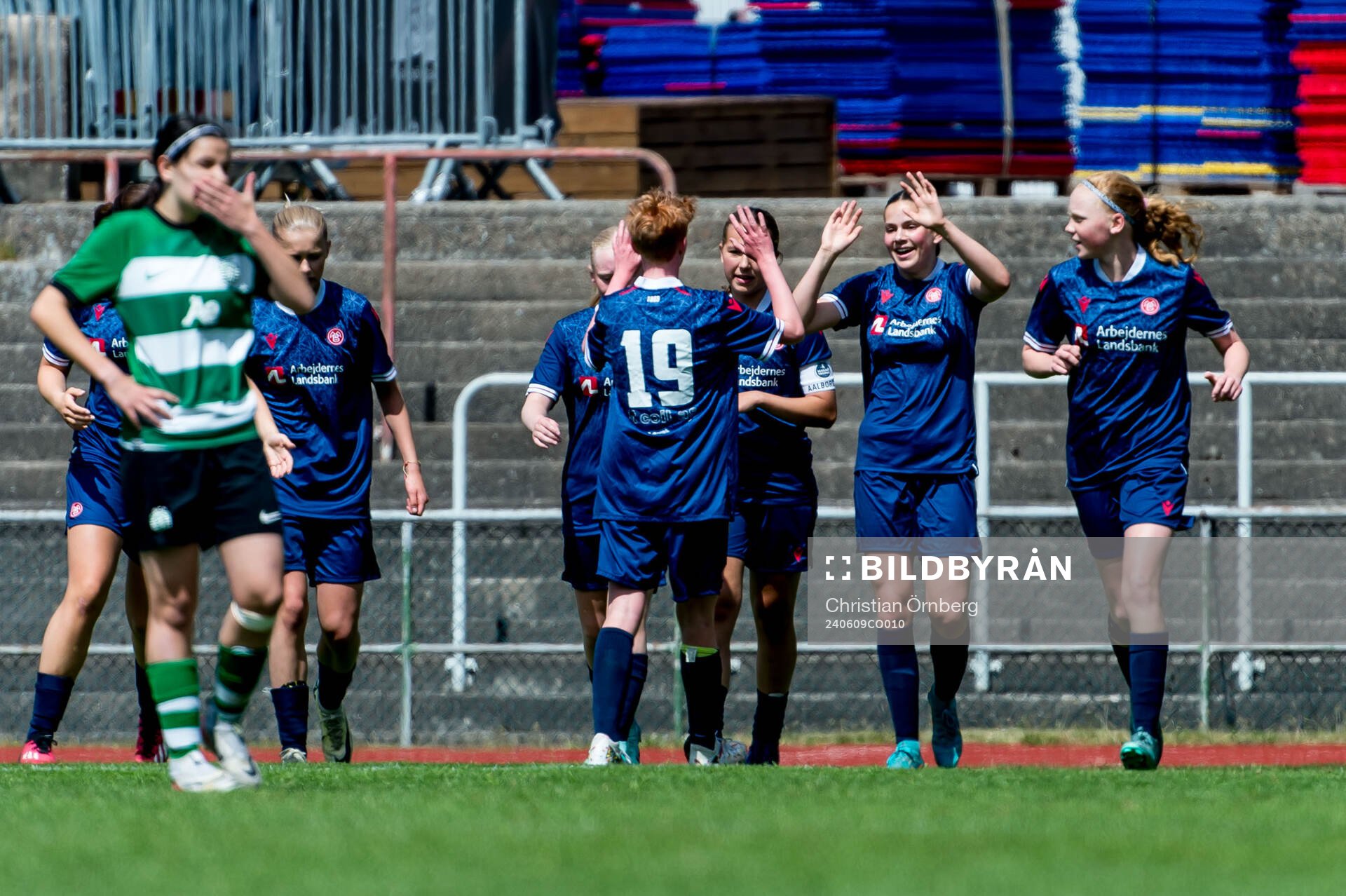 Aalborg BKs Camilla Naur jublar efter 1-0 under F15 finalen mellan Aalborg BK och Sporting Club de Portugal i Malmö Trophy den 9 juni 2024 i Malmö.