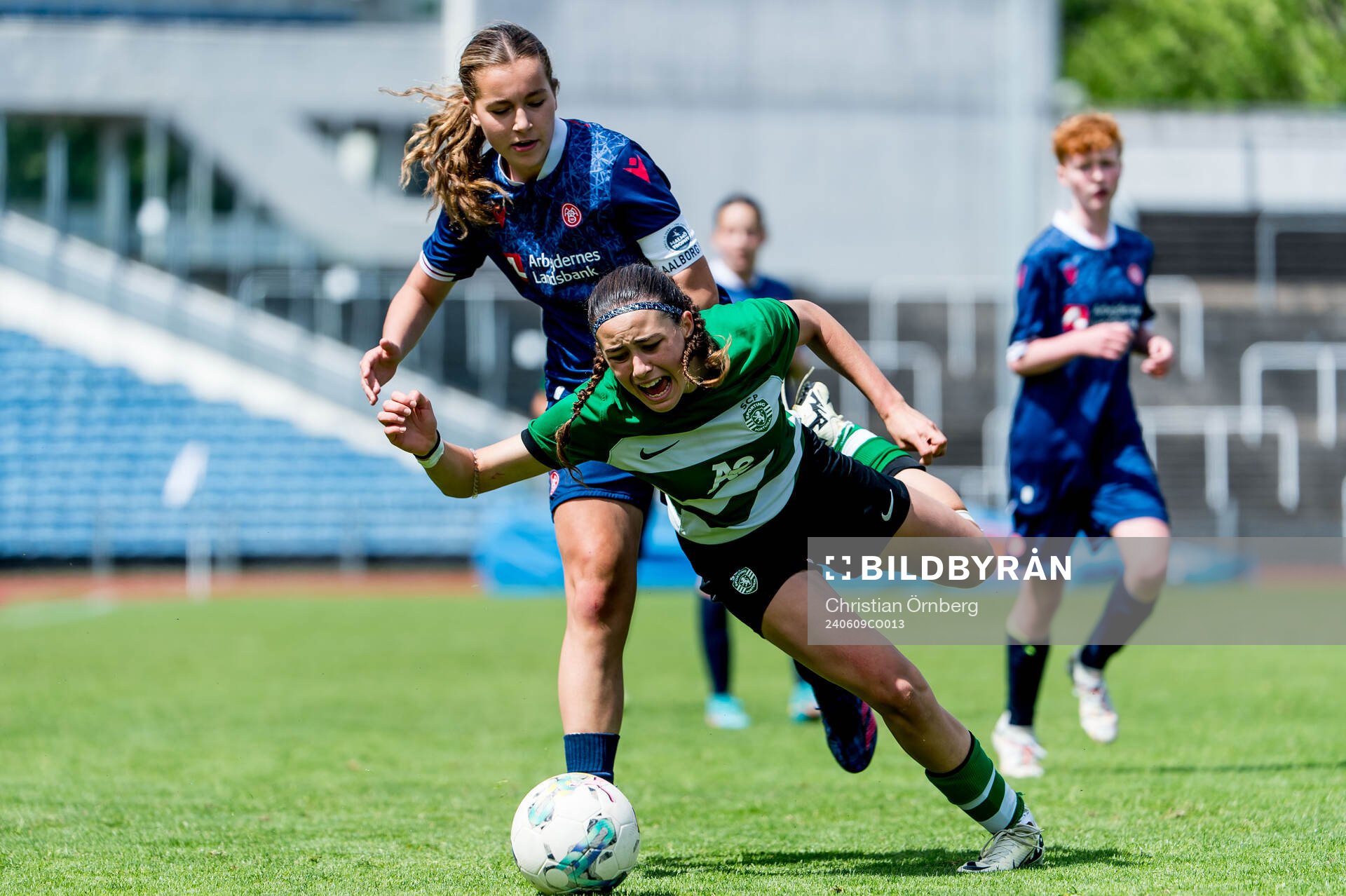 Aalborg BKs Helene Hedegaard och Sporting Club de Portugals
