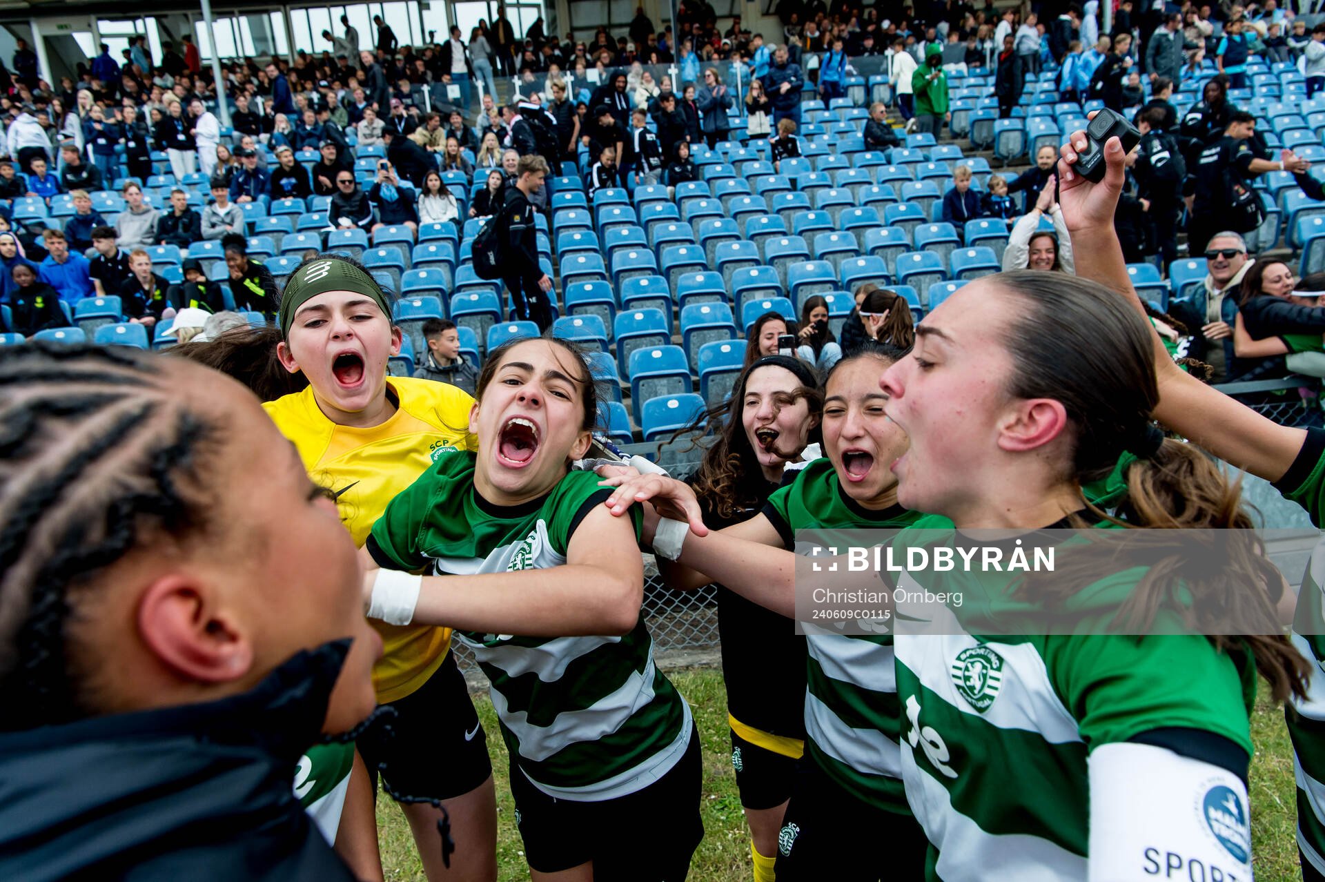 Sporting Club de Portugals spelare jublar efter vinsten i F15 finalen mellan Aalborg BK och Sporting Club de Portugal i Malmö Trophy den 9 juni 2024 i Malmö.