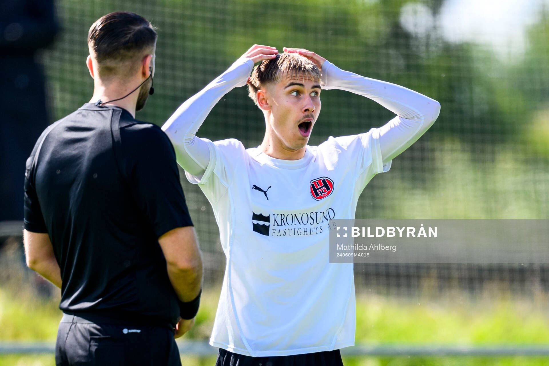 Hittarp IKs Oliver Rosendahl reagerar under fotbollsmatchen i Division 2 Västra Götaland mellan Hittarp och Astrio den 9 juni 2024 i Hittarp.