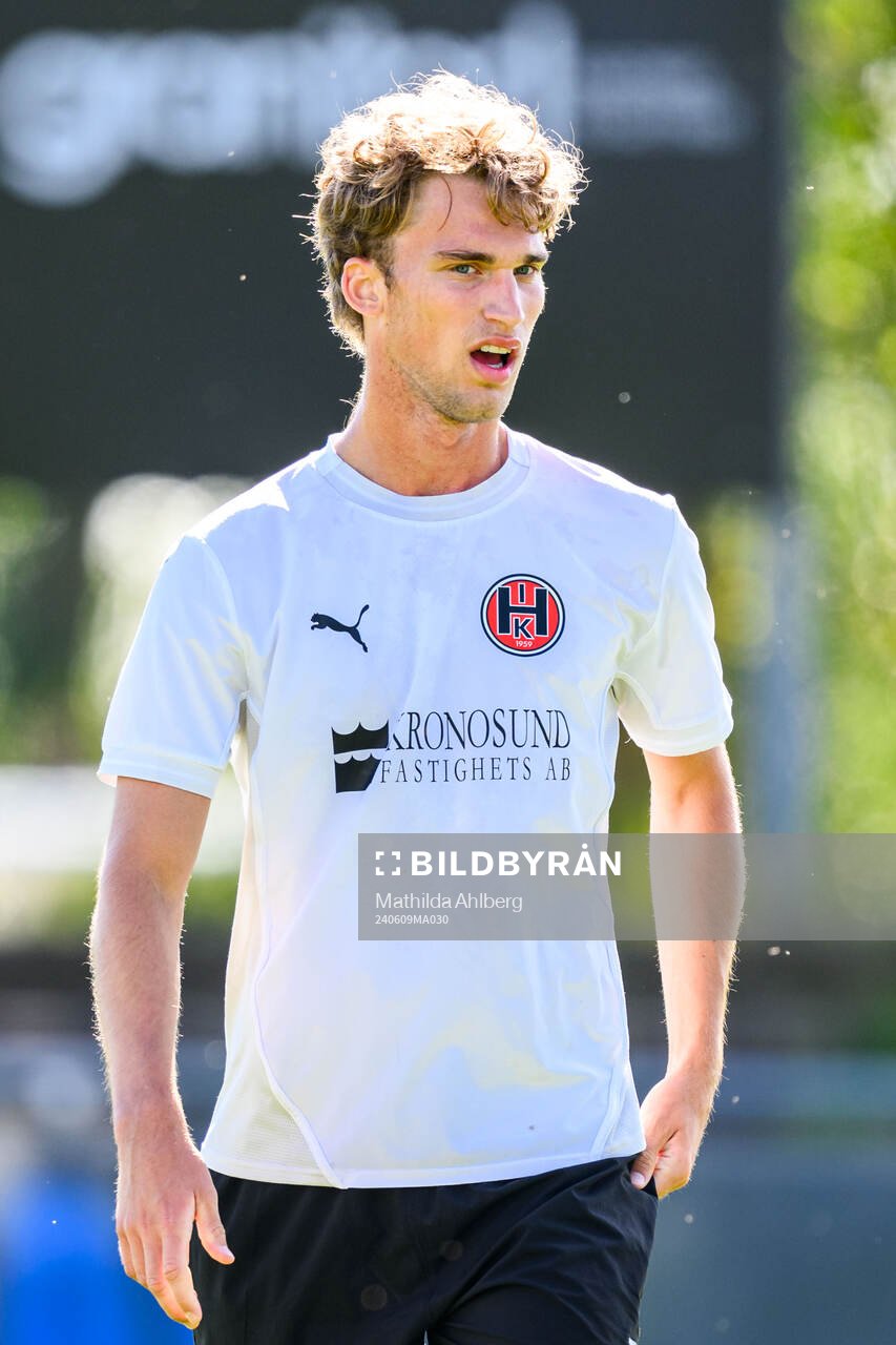 Hittarp IKs Oliver Lindström under fotbollsmatchen i Division 2 Västra Götaland mellan Hittarp och Astrio den 9 juni 2024 i Hittarp.
