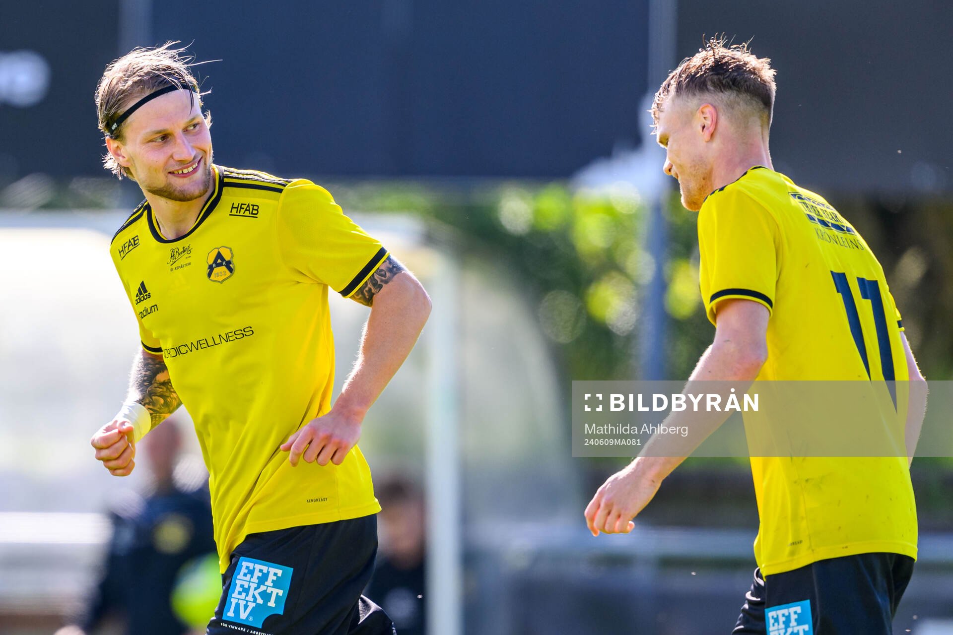 Astrios Viktor Håkansson och Isak Petersson jublar