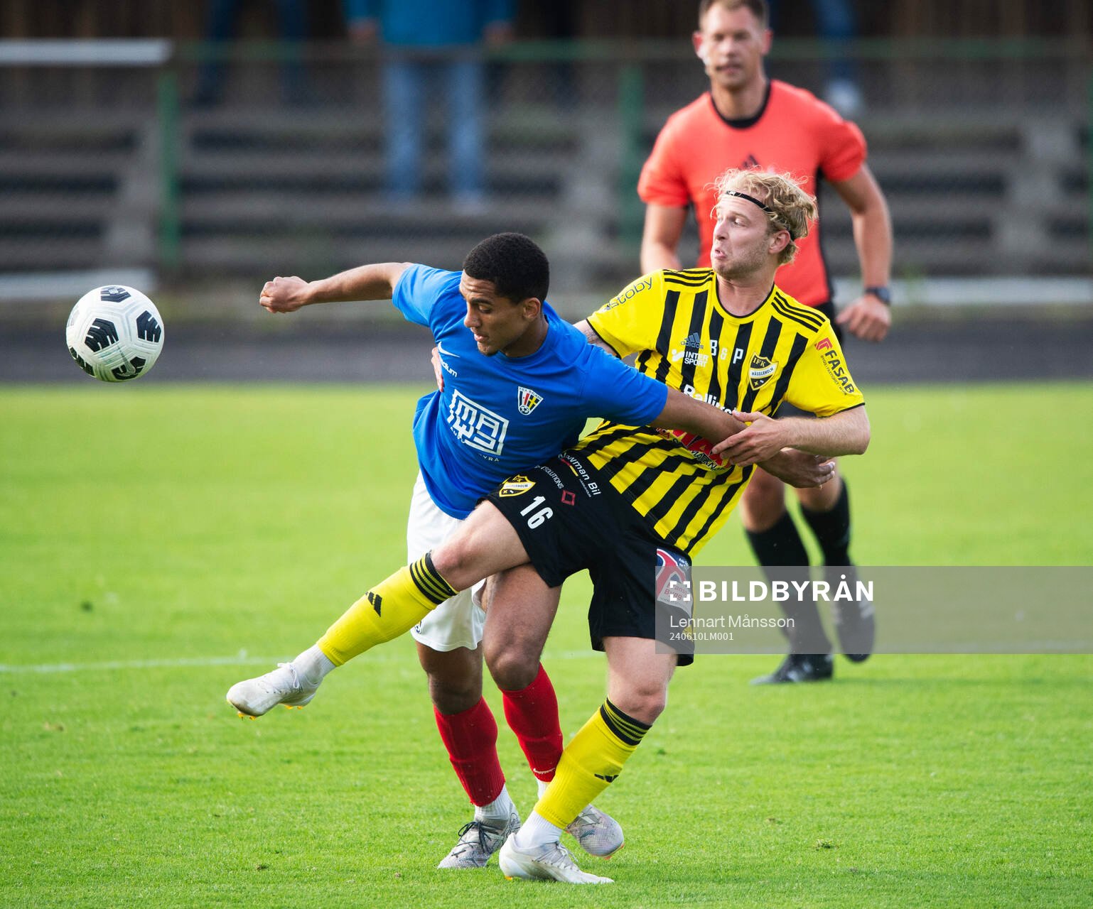 IFK Hässleholms Victor Holmberg i matchen i div 2 mellan