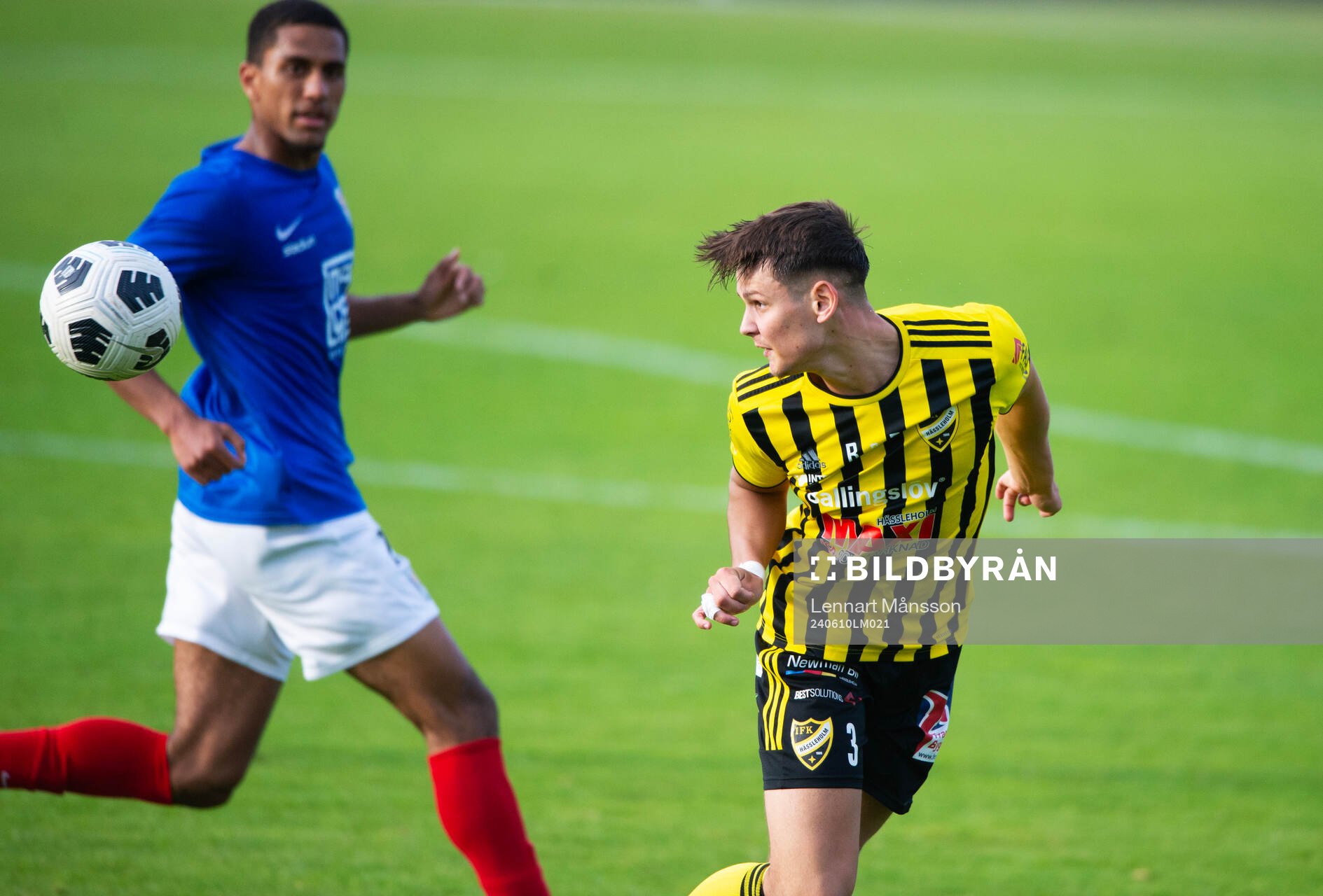 IFK Hässleholms Viktor Ahlgren i matchen i div 2 mellan