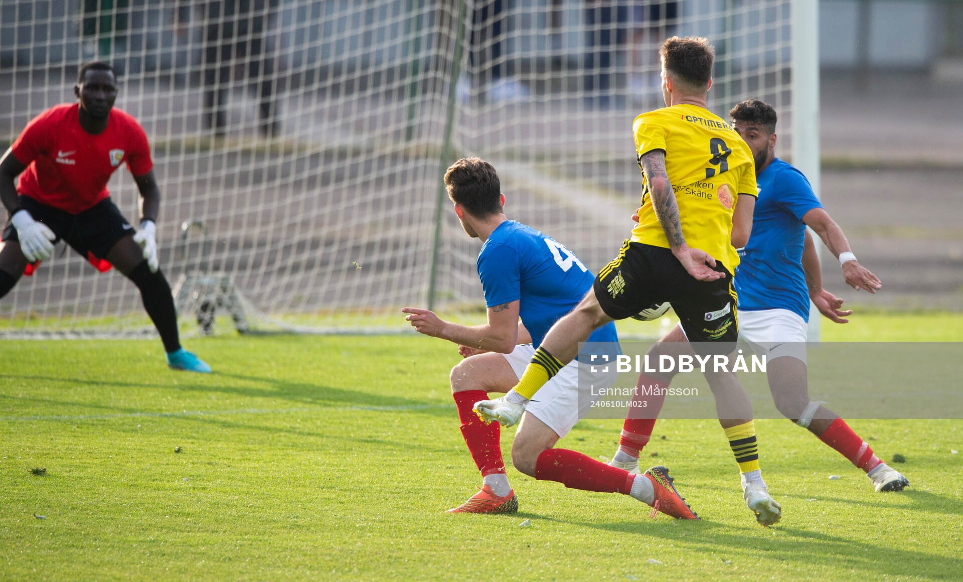 IFK Hässleholms Emil Vaughan nära göra mål i matchen i