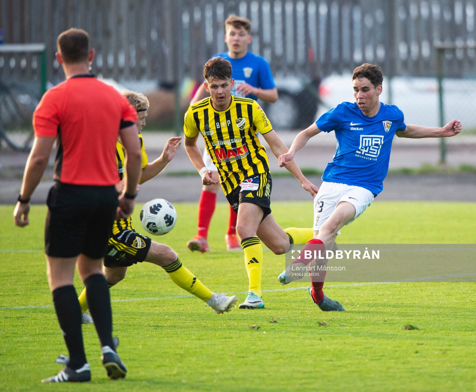 IFK Hässleholms Viktor Ahlgren i matchen i div 2 mellan