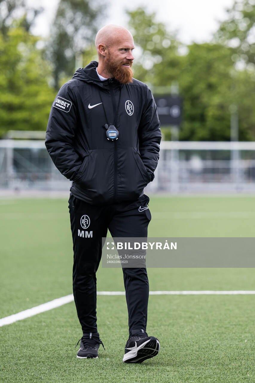 tränare Max Mölder och assisterande tränare Adrian