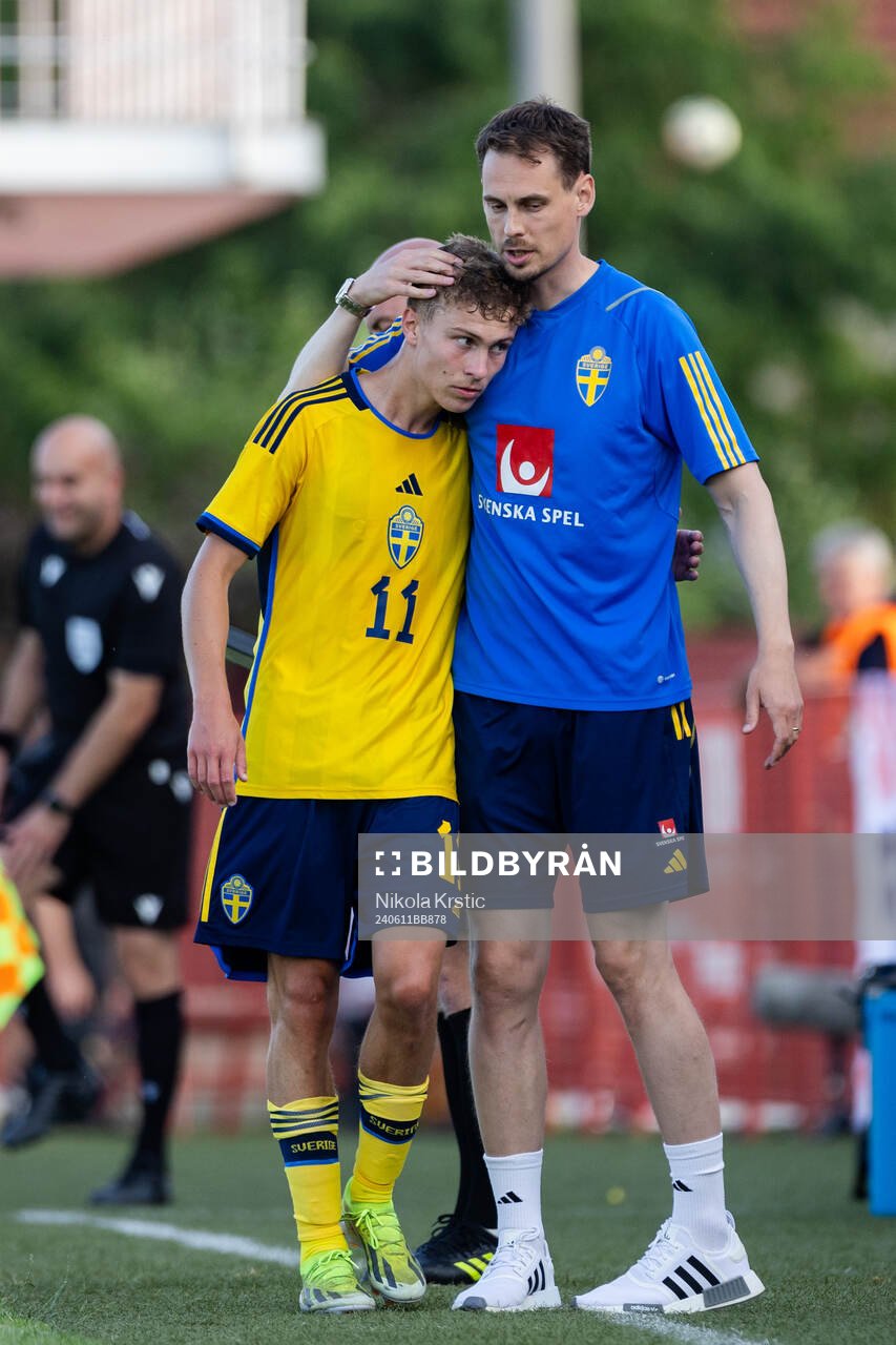 Hugo Bolin and Head coach Daniel Bäckström of Sweden