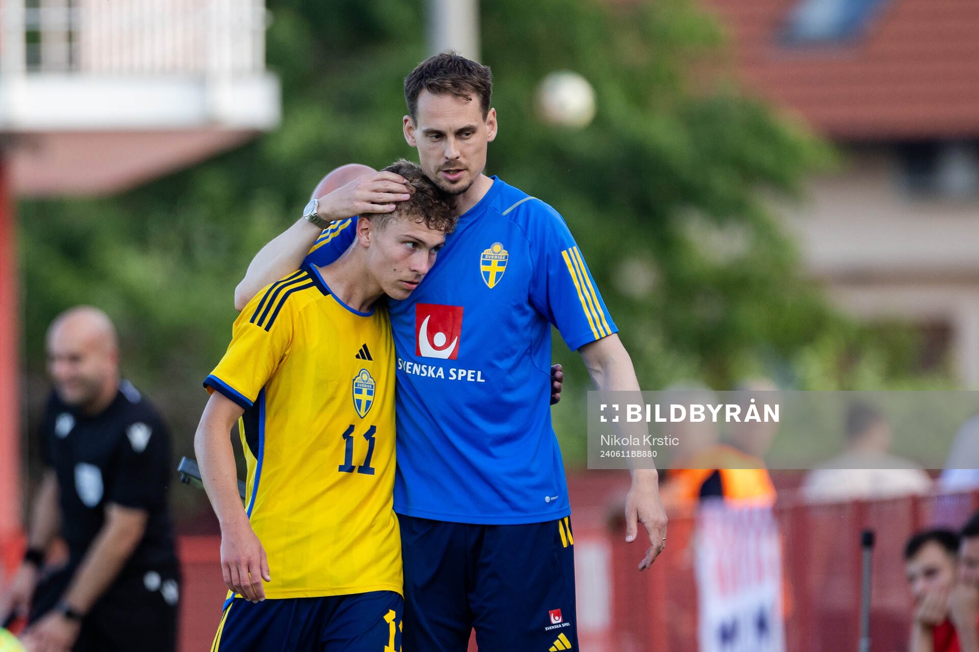 Hugo Bolin and Head coach Daniel Bäckström of Sweden