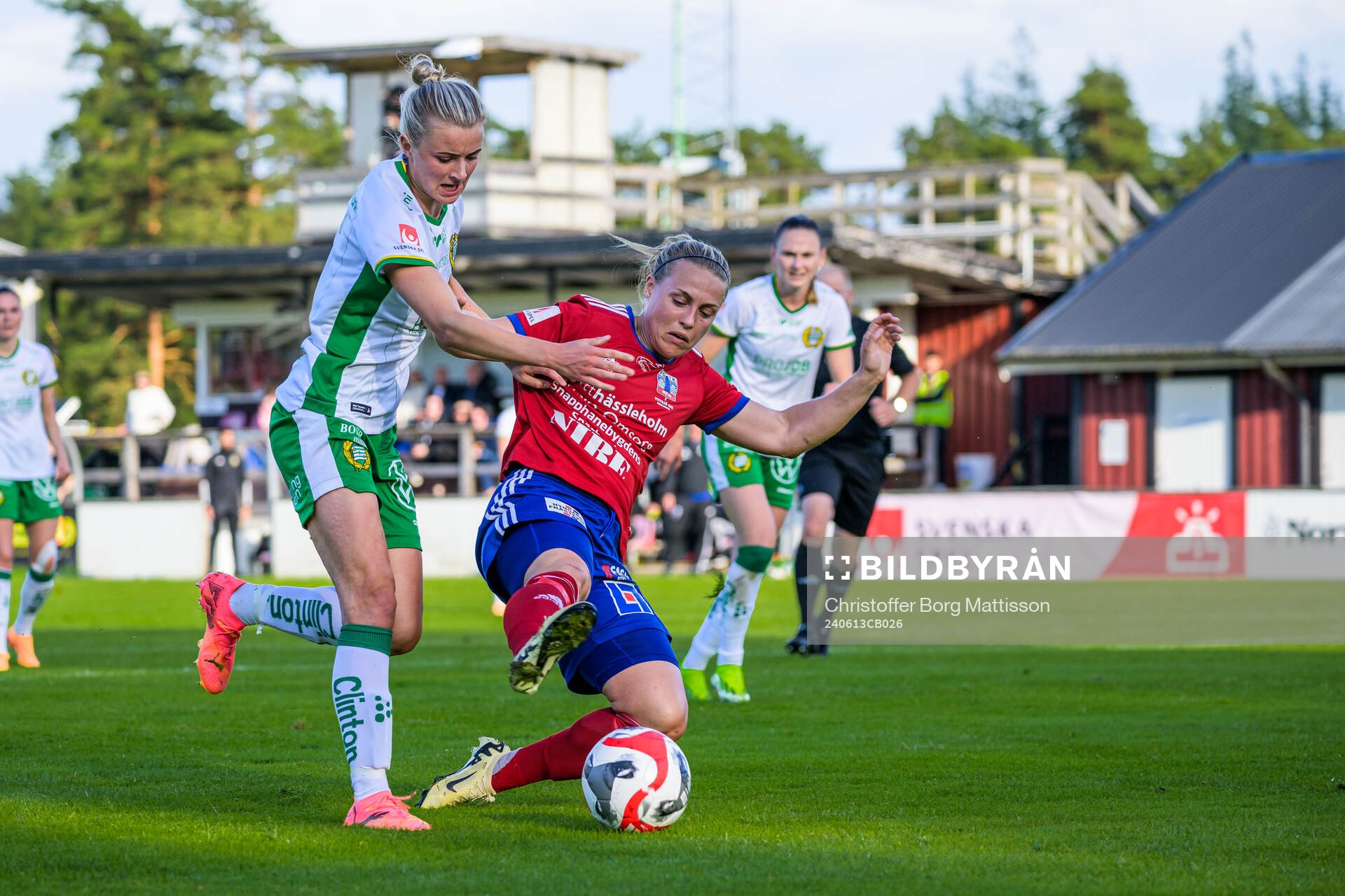 Hammarbys Thea Sørbo och Vittsjös Nellie Persson