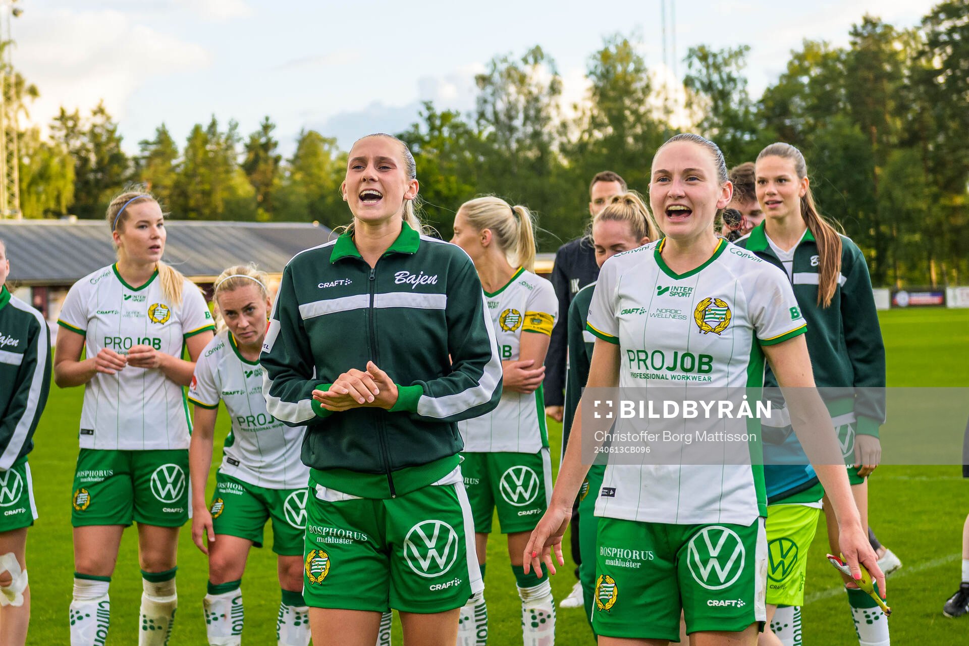 Hammarbys Ellen Wangerheim och Vilde Hasund jublar