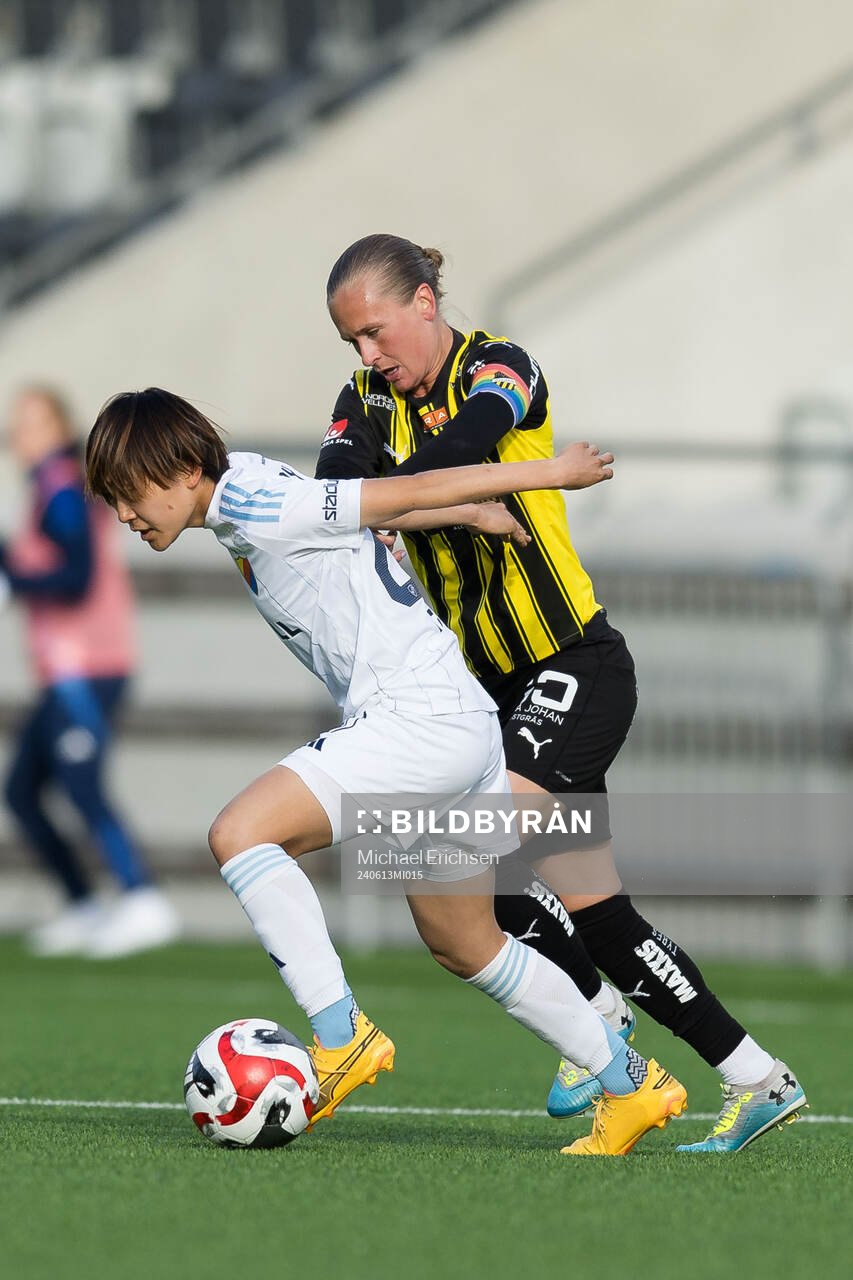 Djurgårdens Shinomi Koyama och Häckens Filippa Curmark