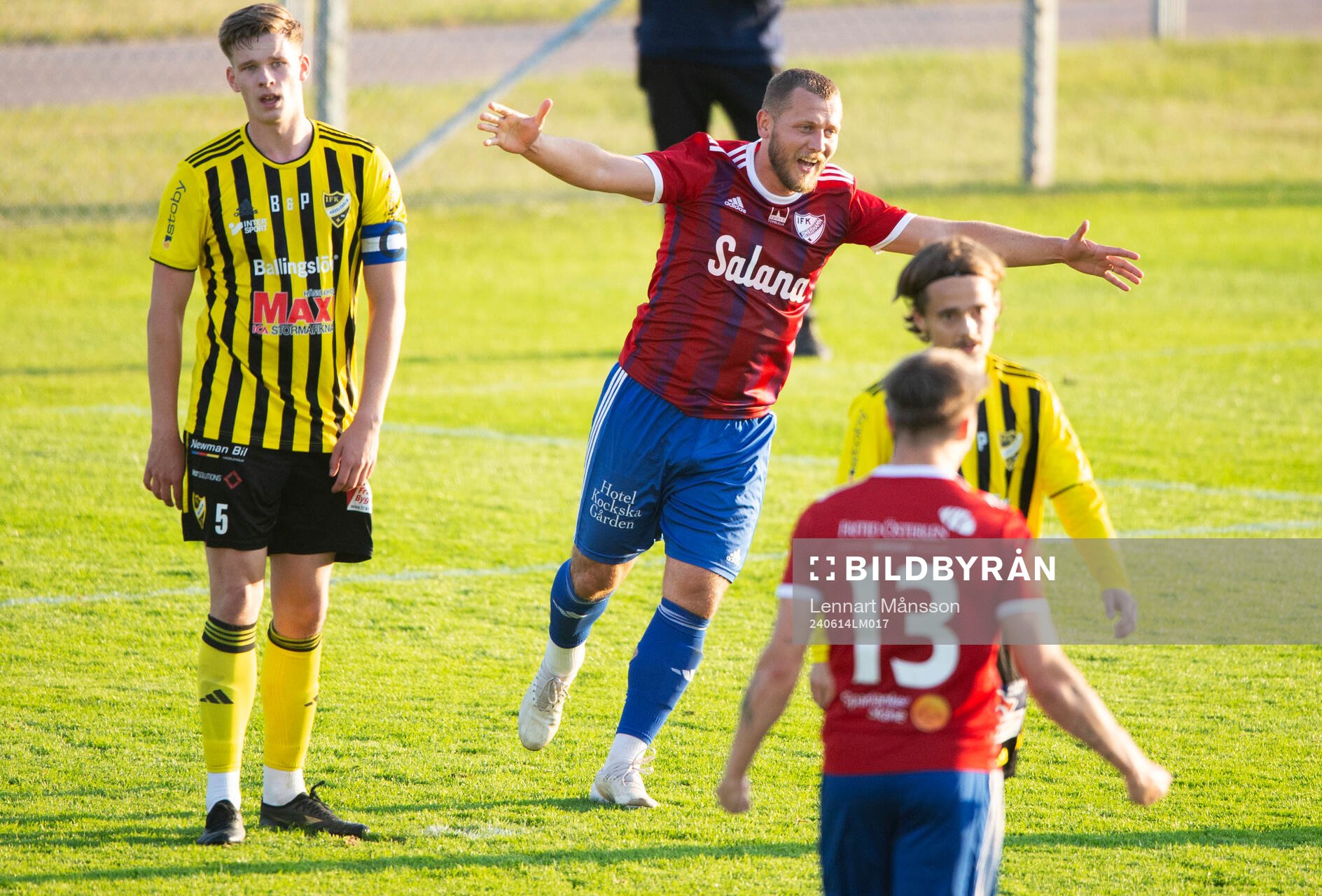 IFK Simrishamns Mikael Lindström jublar över att ha