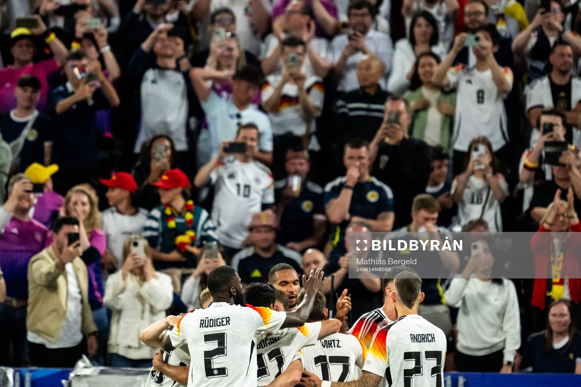 Kai Havertz of Germany celebrate with teammates