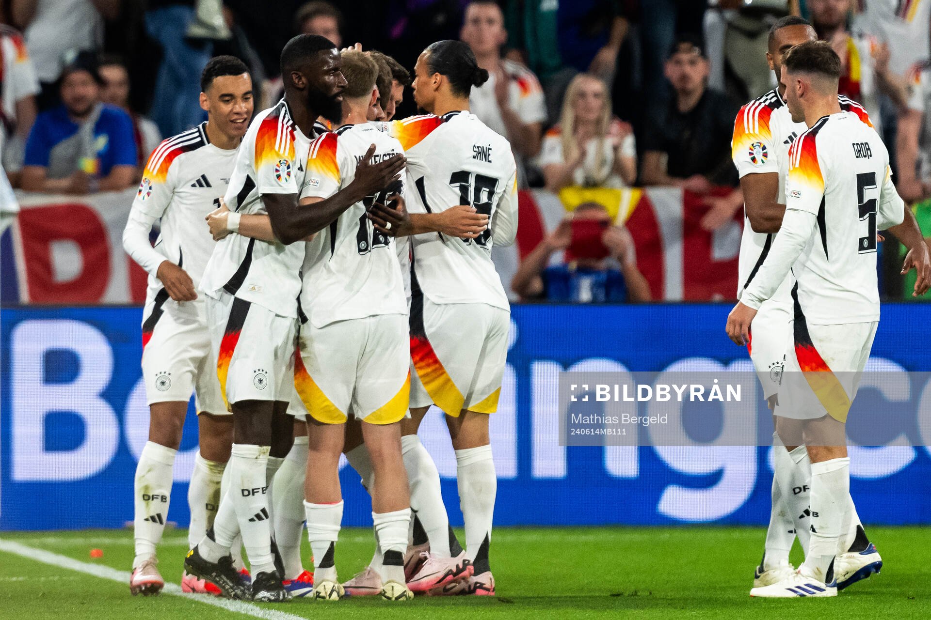 Niclas Füllkrug of Germany celebrate with teammates