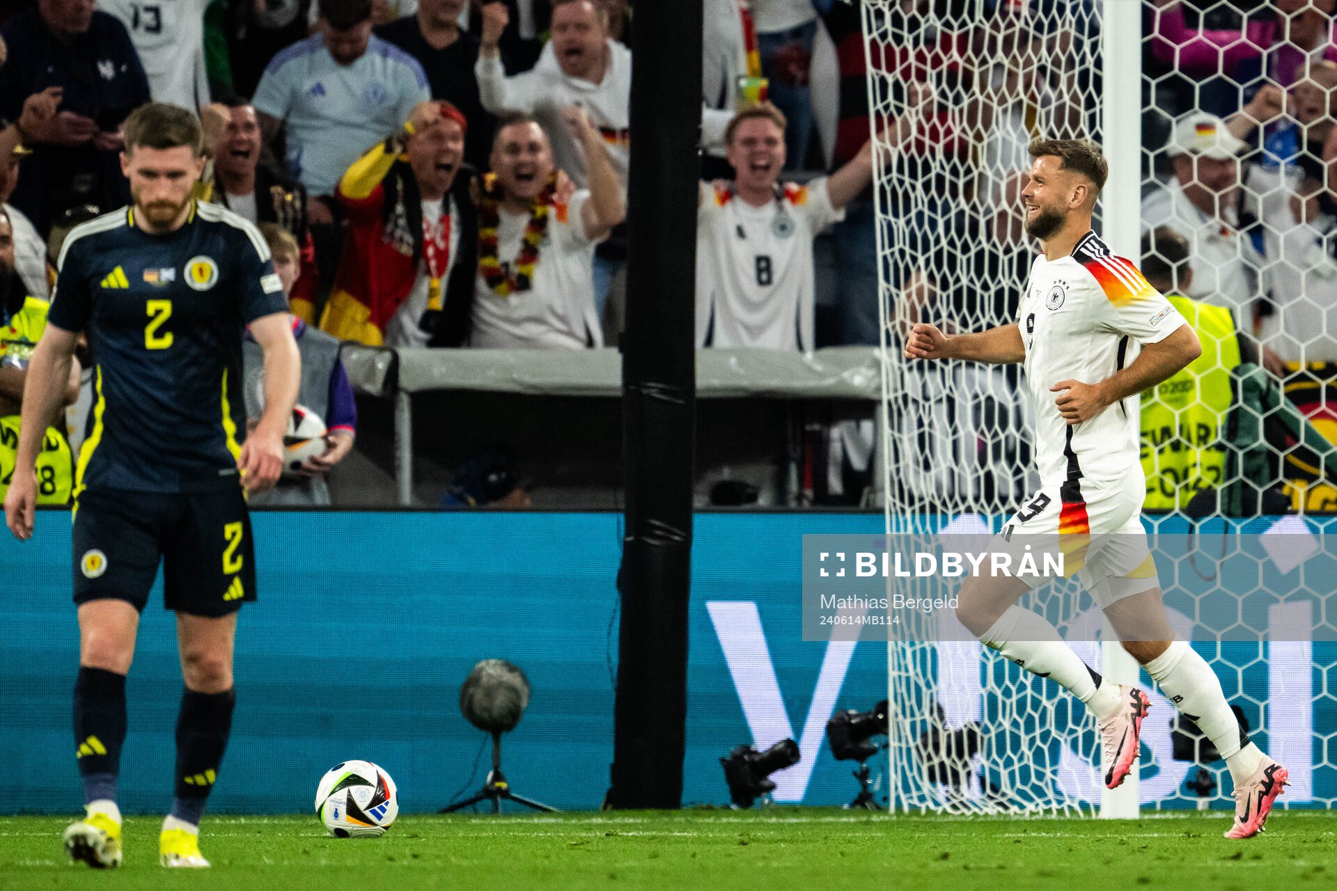 Niclas Füllkrug of Germany celebrate
