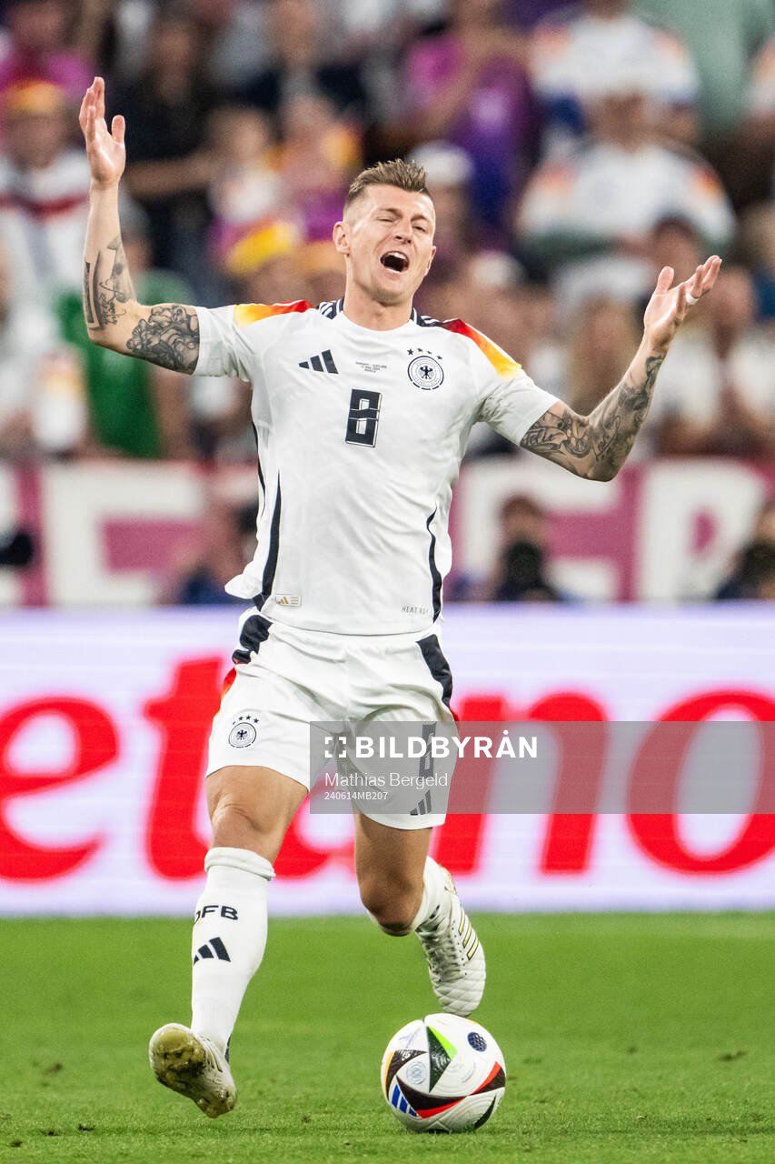 Toni Kroos of Germany reacts